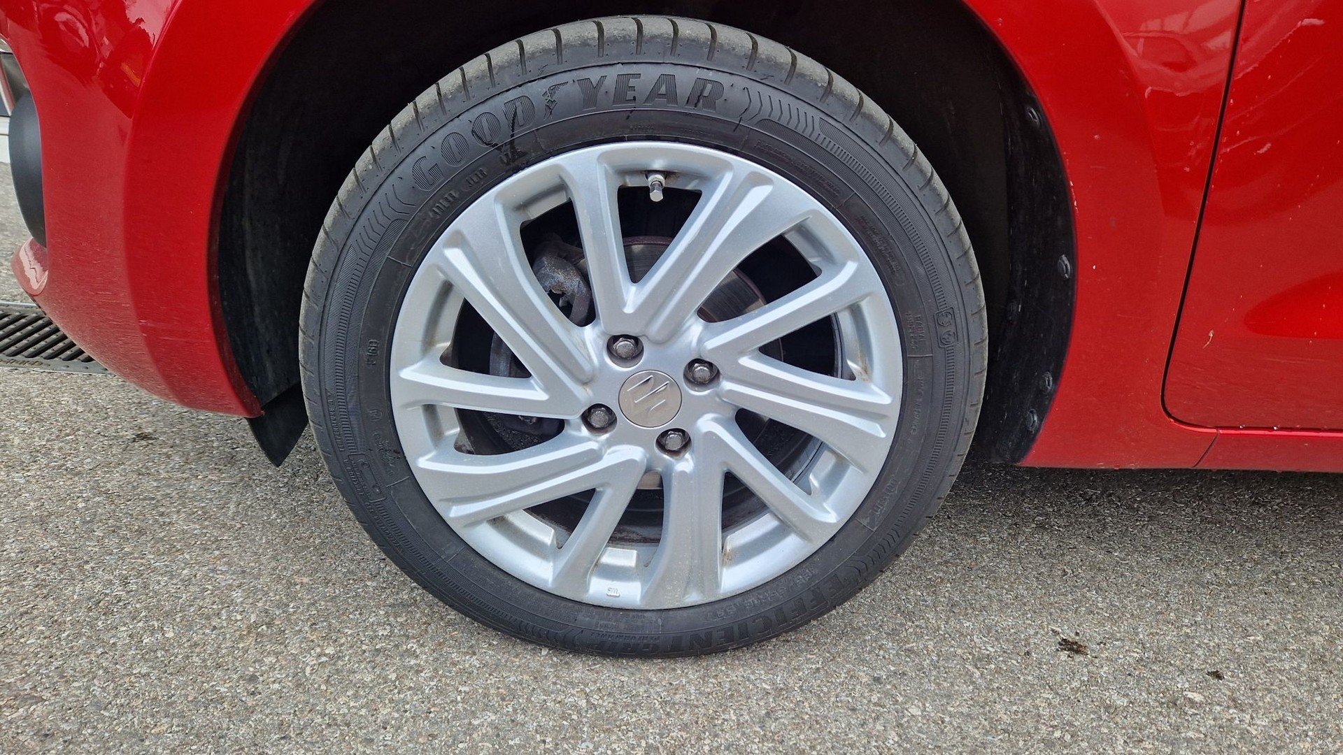 SUZUKI Swift 1.2 Compact + 4x4 Hybrid-image-13