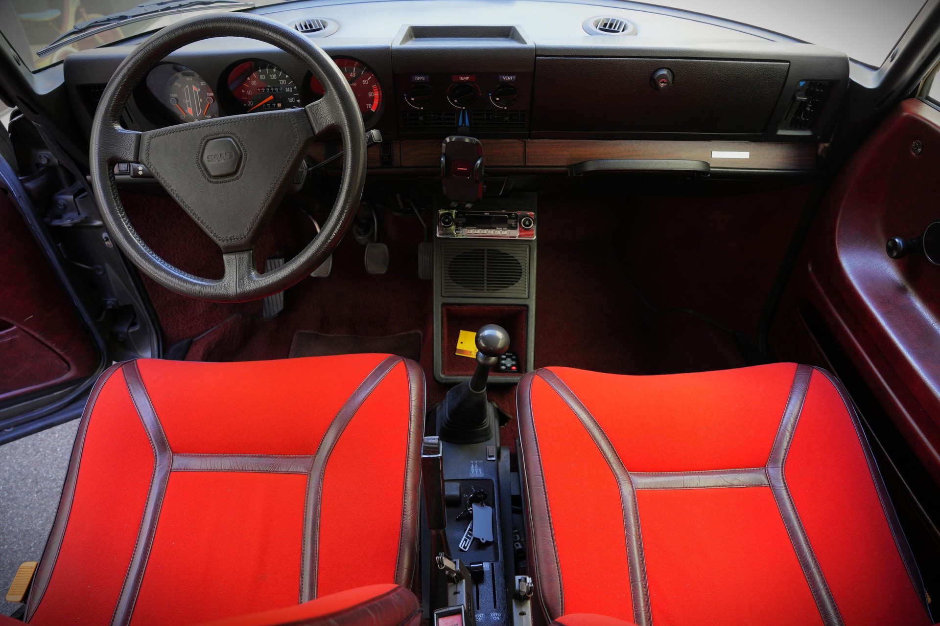 SAAB 99 2.0 GL-image-9