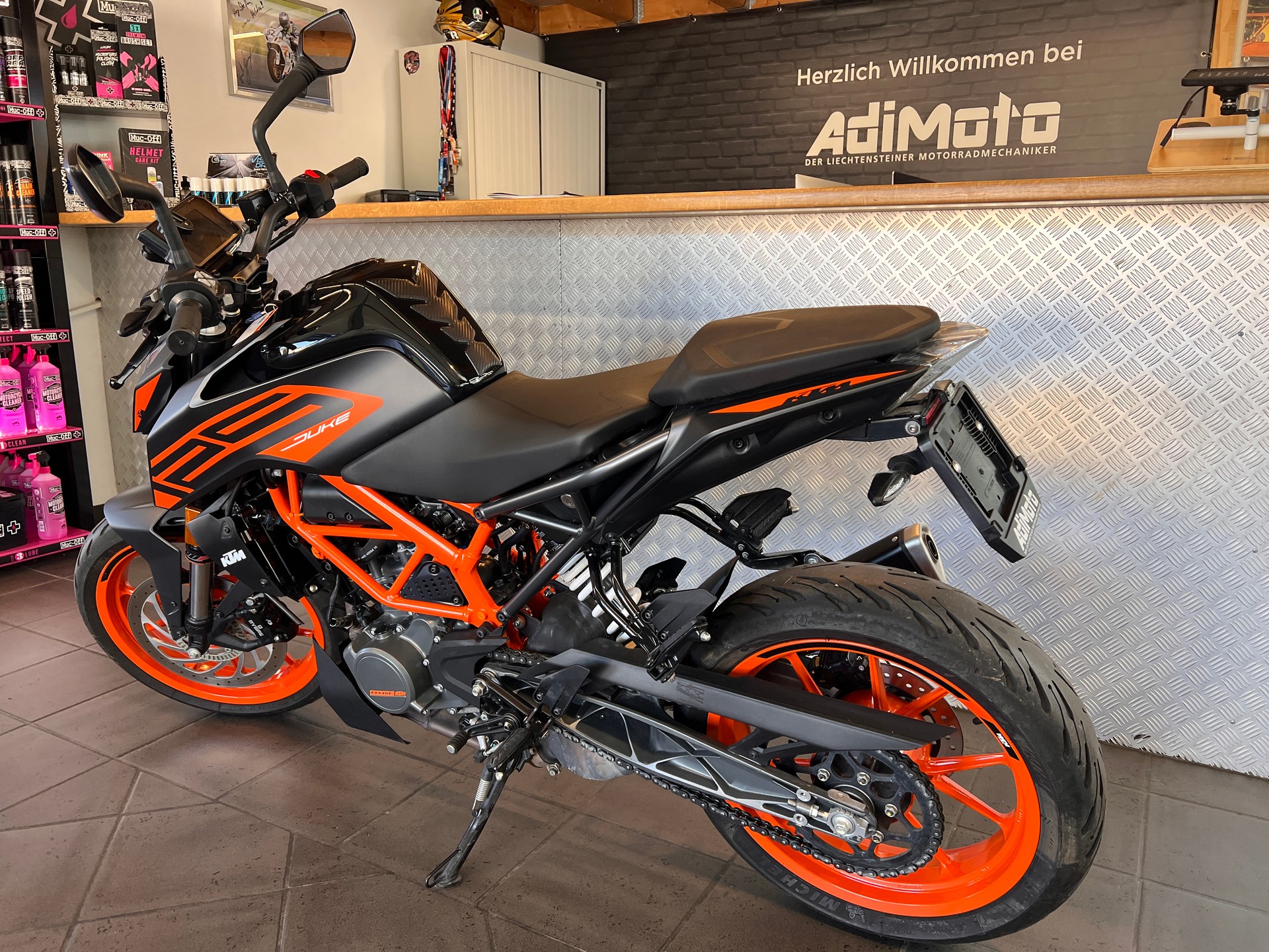KTM 125 Duke-image-5