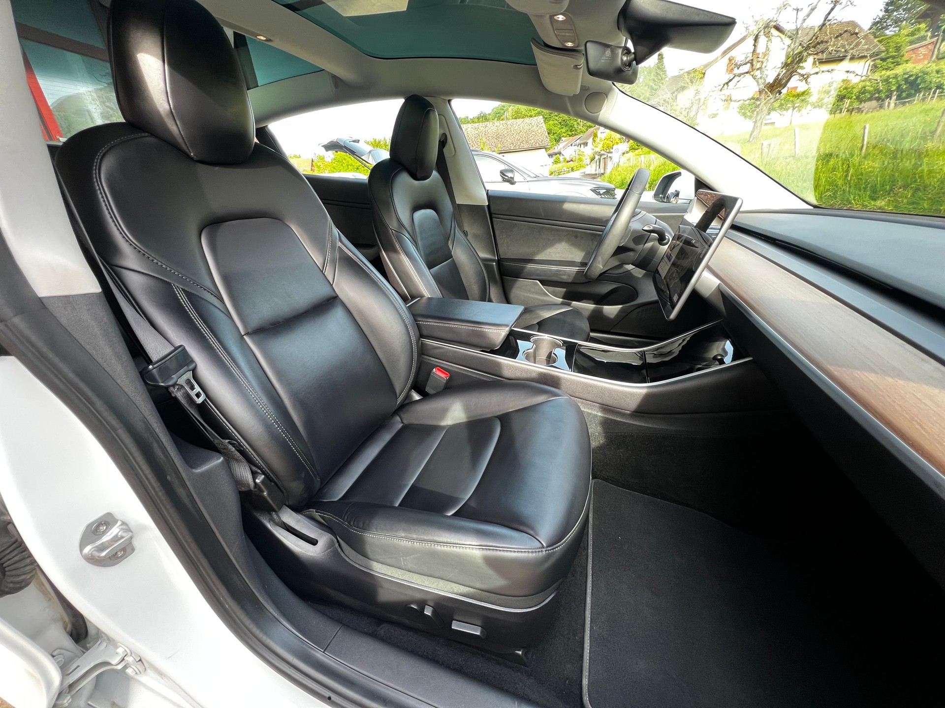 TESLA Model 3 Long Range Dual Motor AWD-image-8