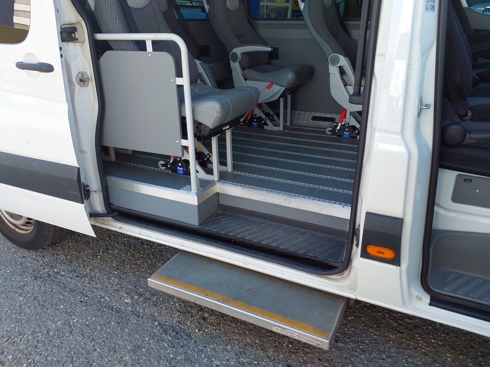 VW Crafter 35 2.0 TDI CR-image-9