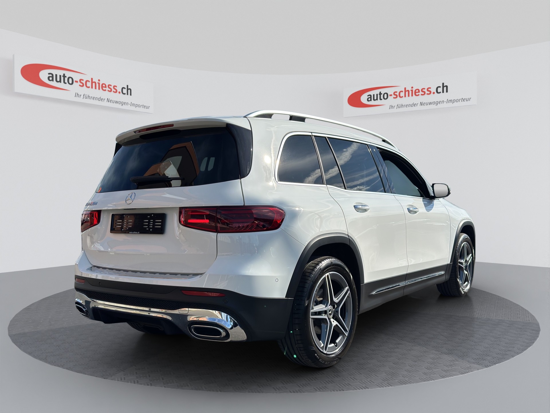 MERCEDES-BENZ GLB 200 d AMG-Line 8G-Tronic-image-4