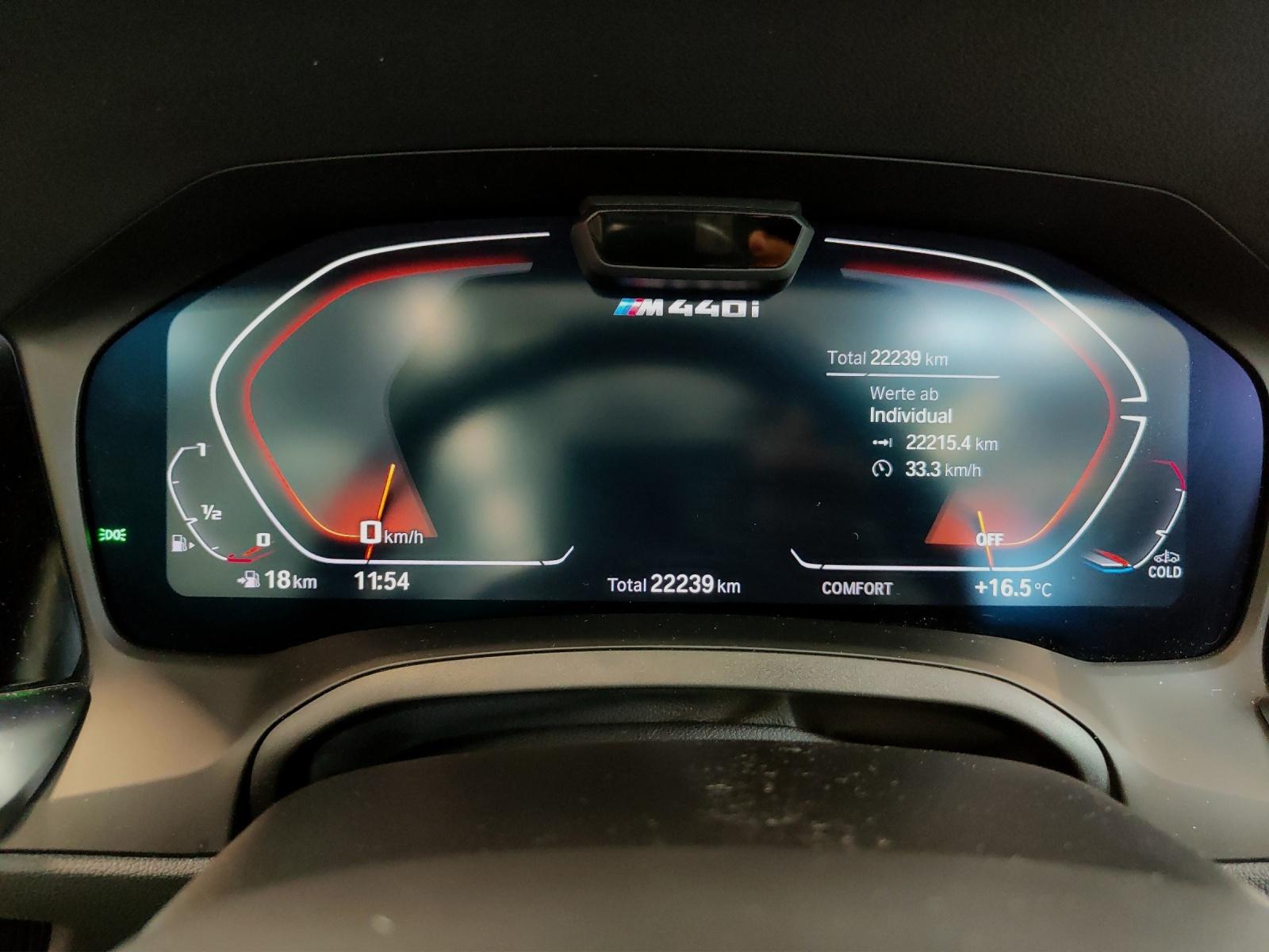 BMW M440i xDrive Cabrio-image-10