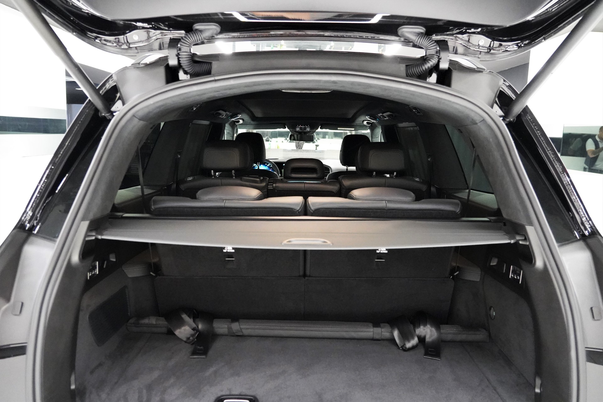 MERCEDES-BENZ GLS 63 4Matic+ TCT 9G-image-11