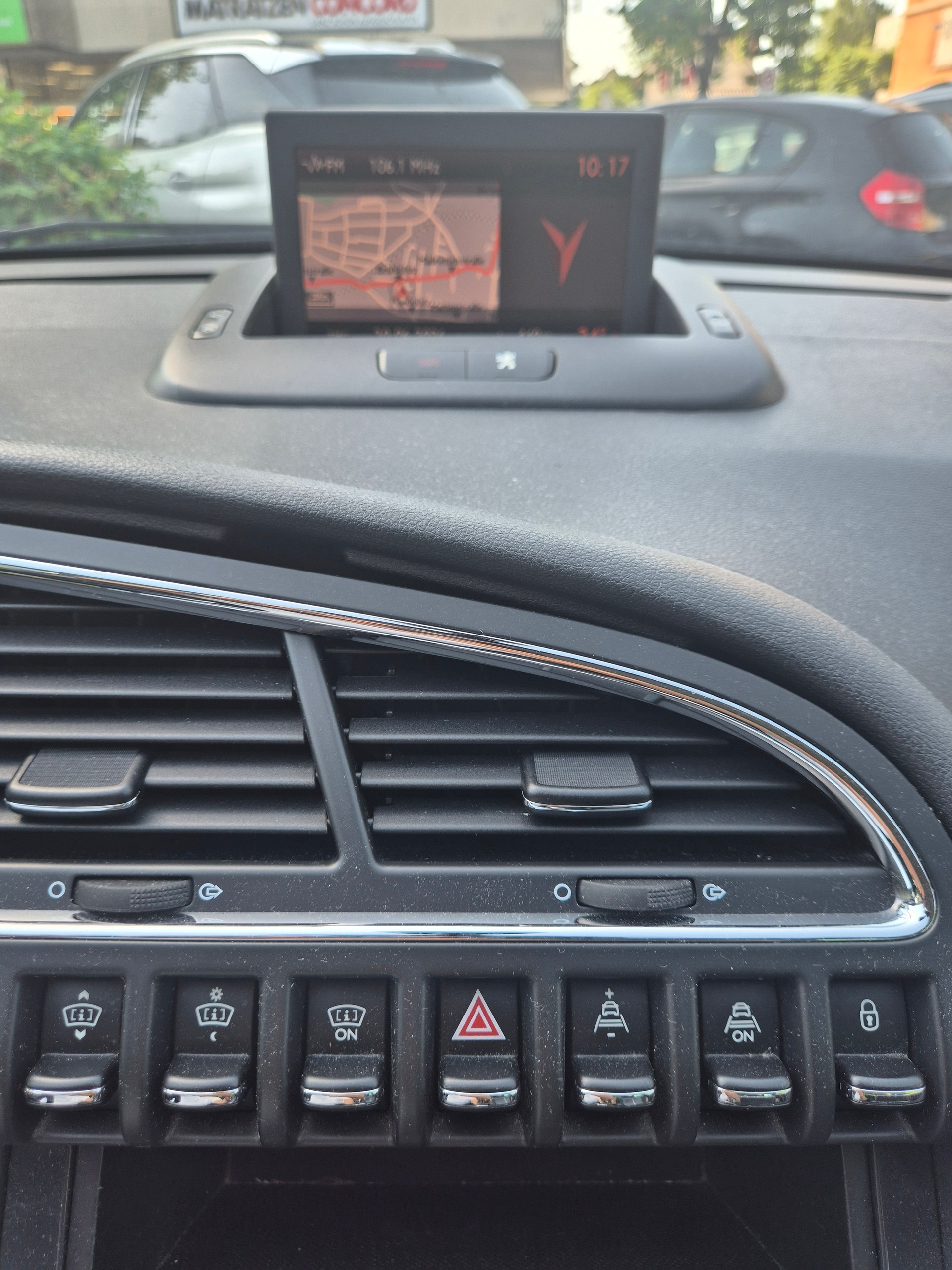 PEUGEOT 3008 1.6 16V T Allure Tiptronic-image-12