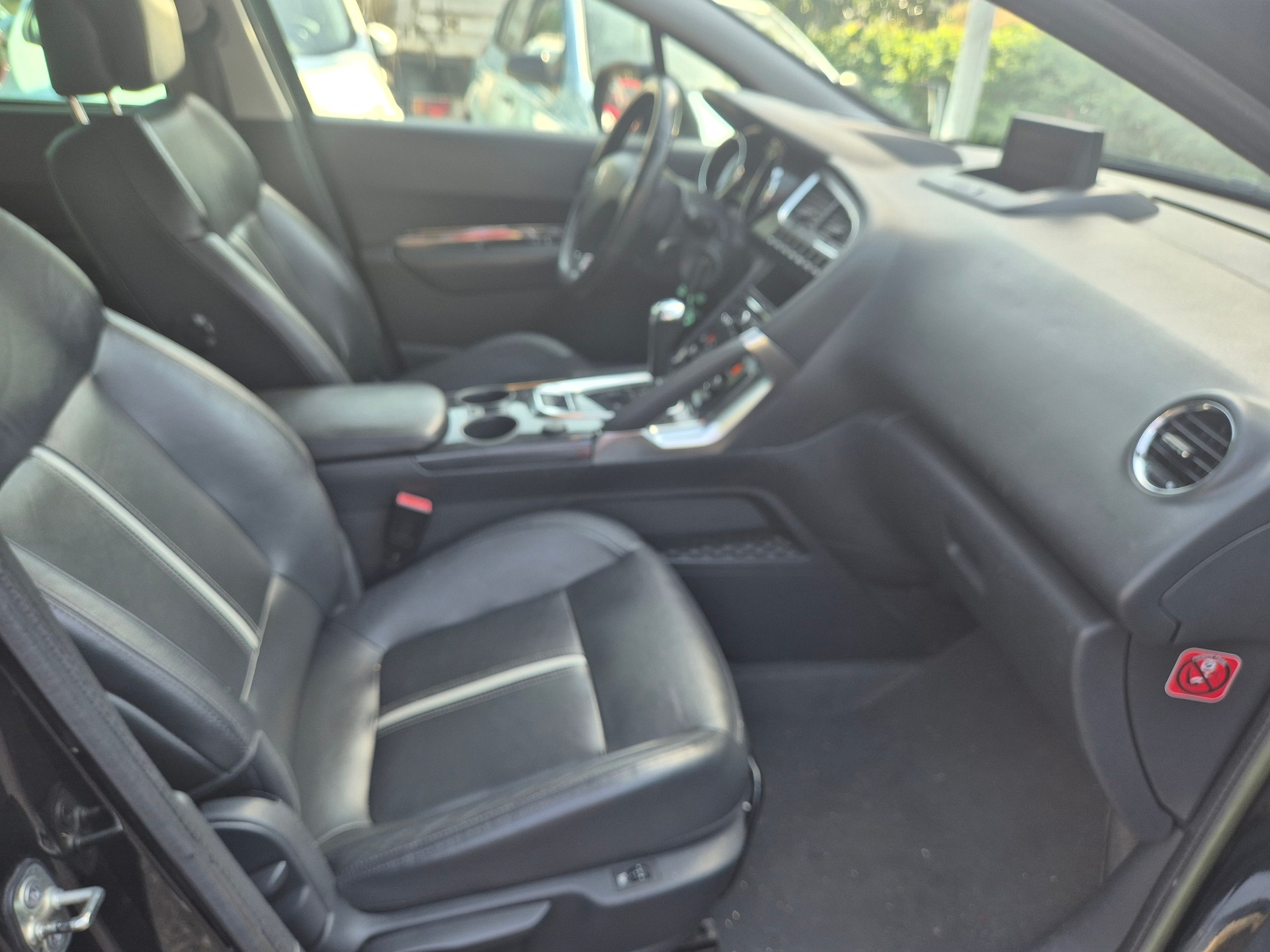 PEUGEOT 3008 1.6 16V T Allure Tiptronic-image-7
