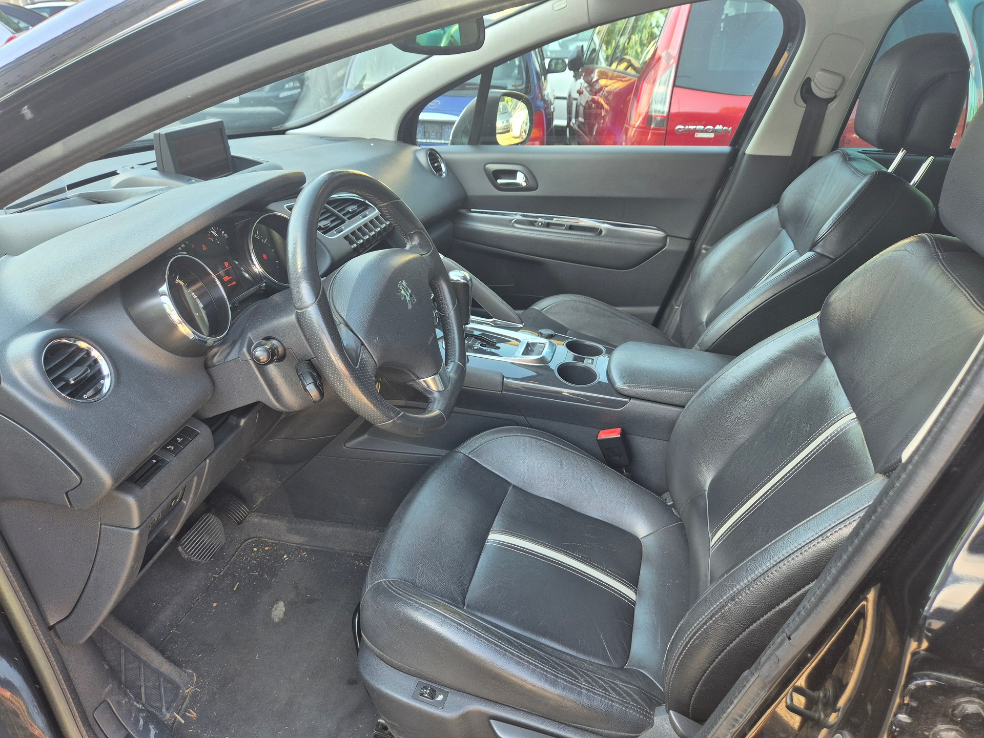 PEUGEOT 3008 1.6 16V T Allure Tiptronic-image-6