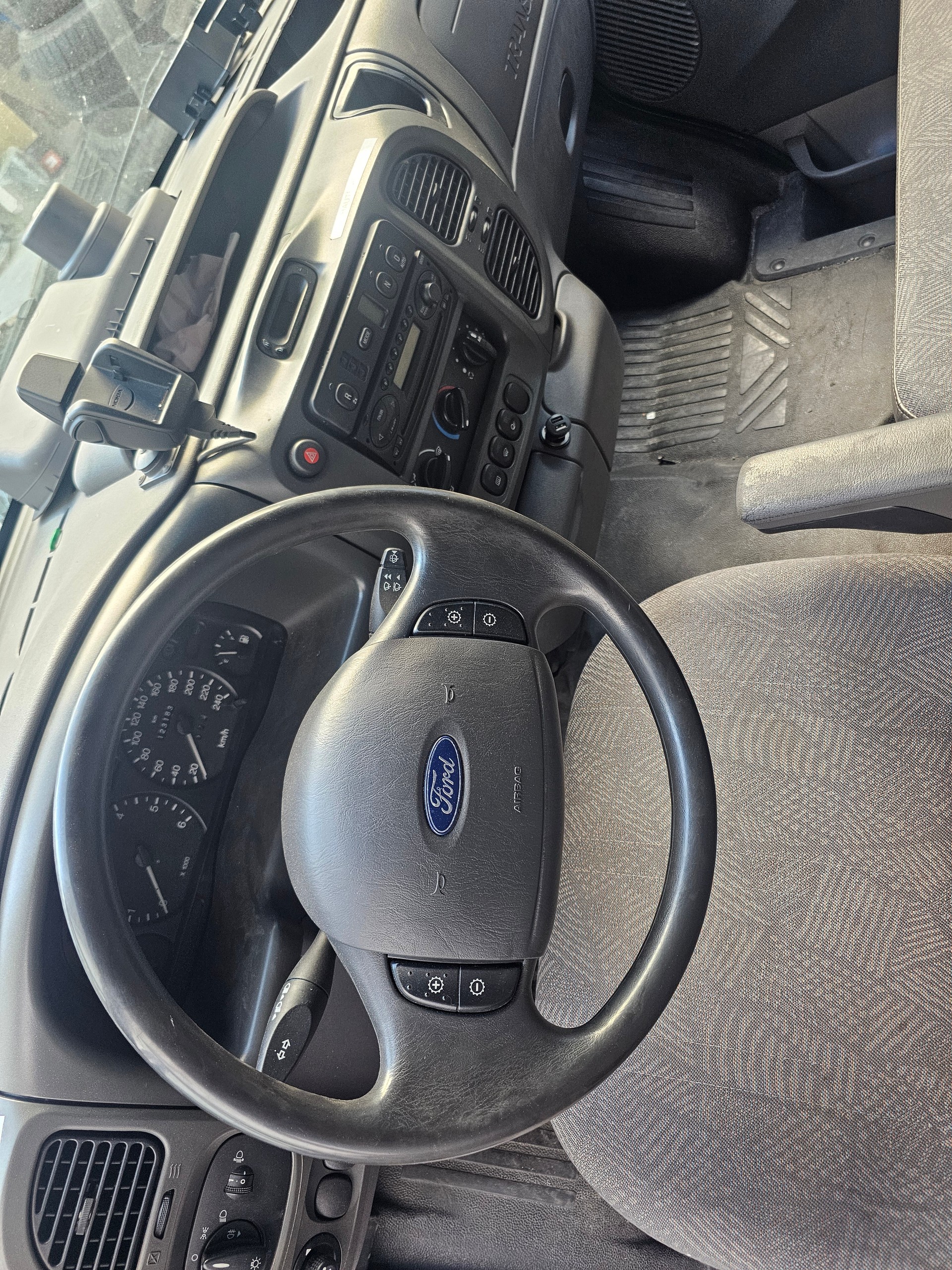 FORD Transit-image-13