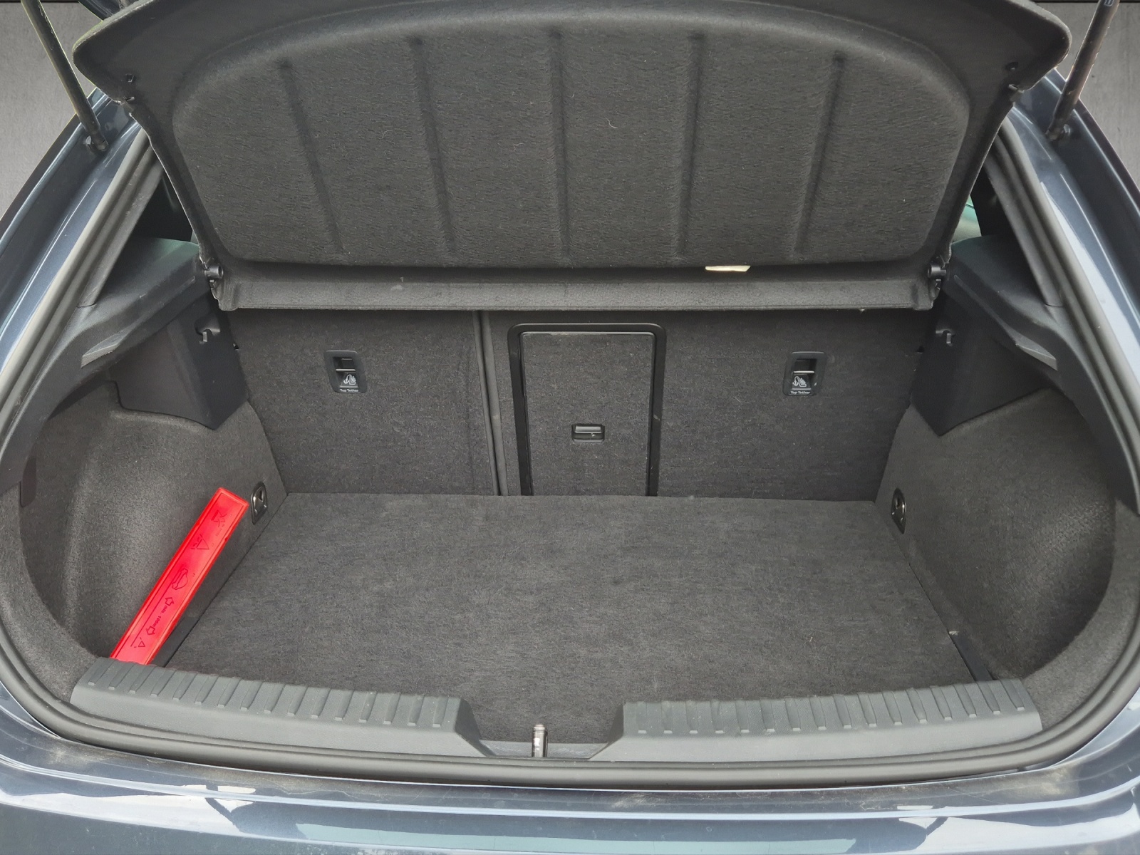 SEAT Leon ST 1.5 eHybrid pHEV DSG FR-image-19