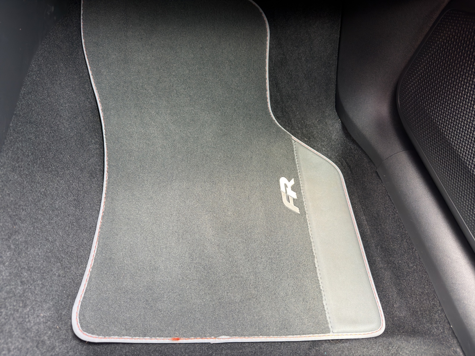 SEAT Leon 1.4 eHybrid pHEV DSG FR-image-19