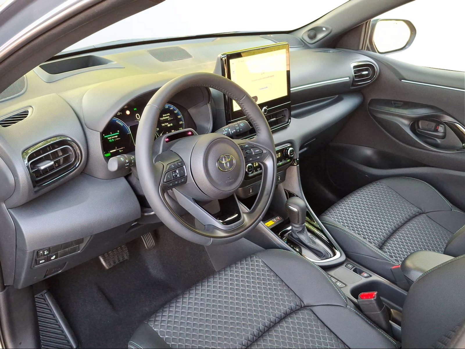 TOYOTA Yaris 1.5 Premium e-CVT-image-9