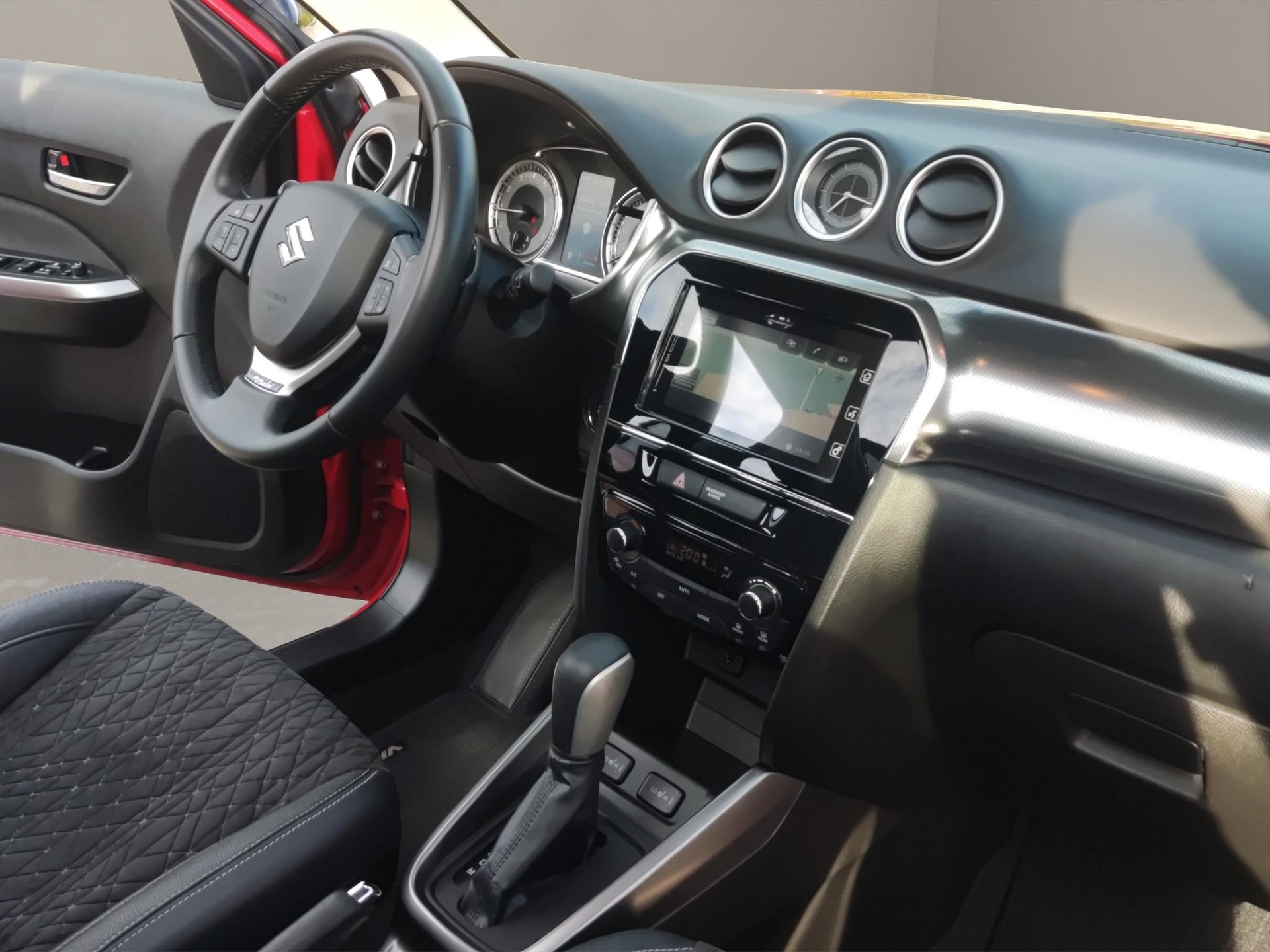 SUZUKI Vitara 1.4 T Piz Sulai Top Hybrid 4x4-image-8