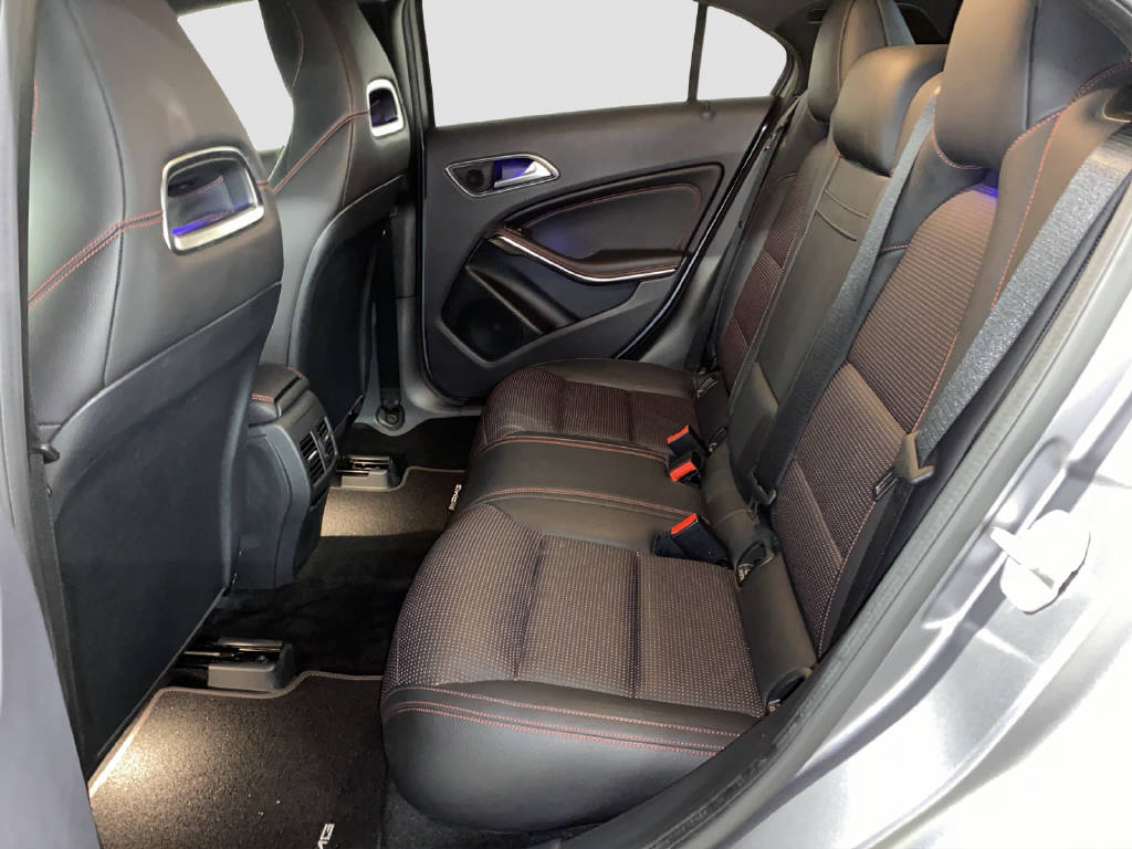 MERCEDES-BENZ A 45 AMG 4m-image-12