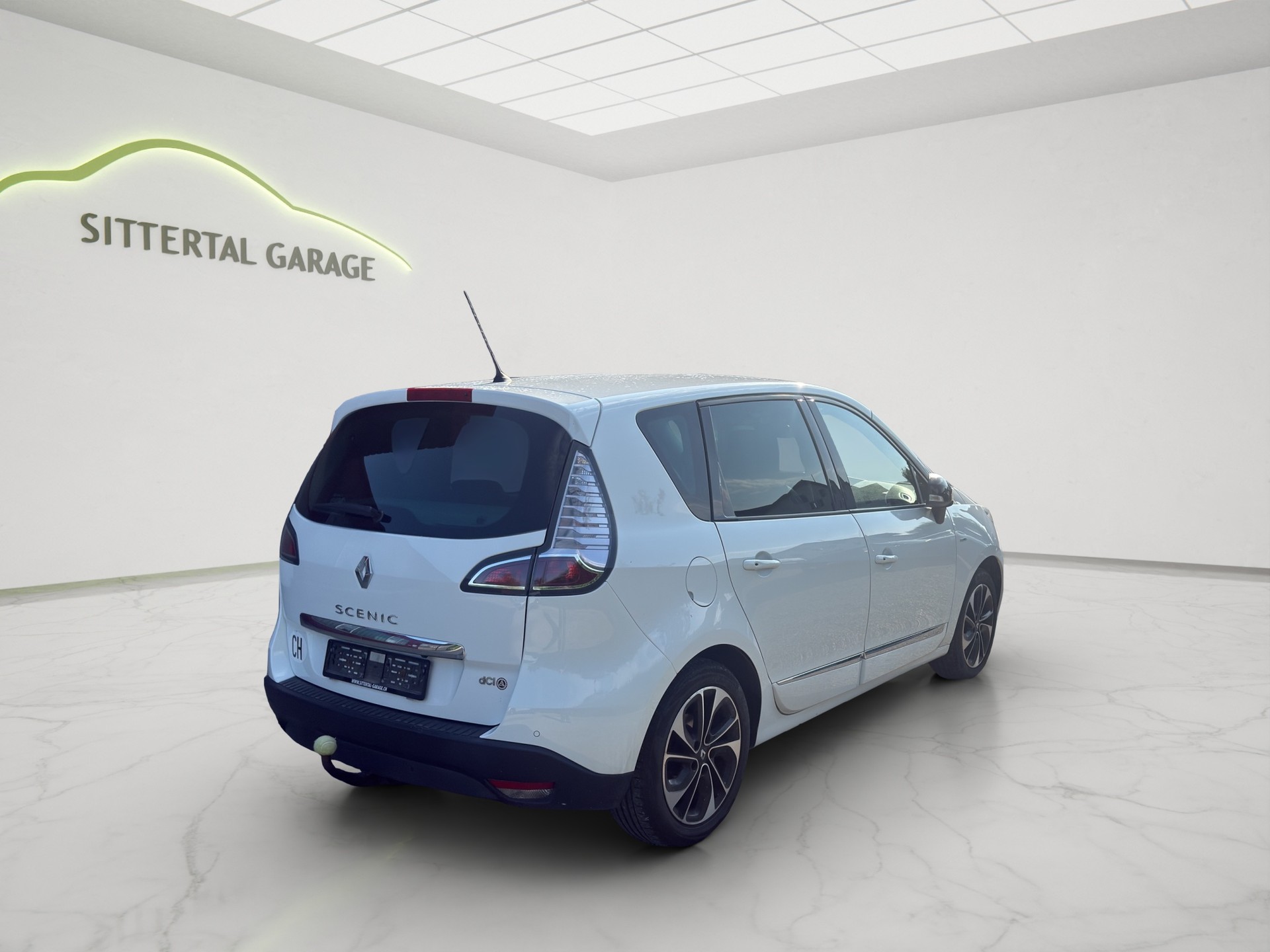 RENAULT Scénic 1.5 dCi Bose EDC-showroom-element-3