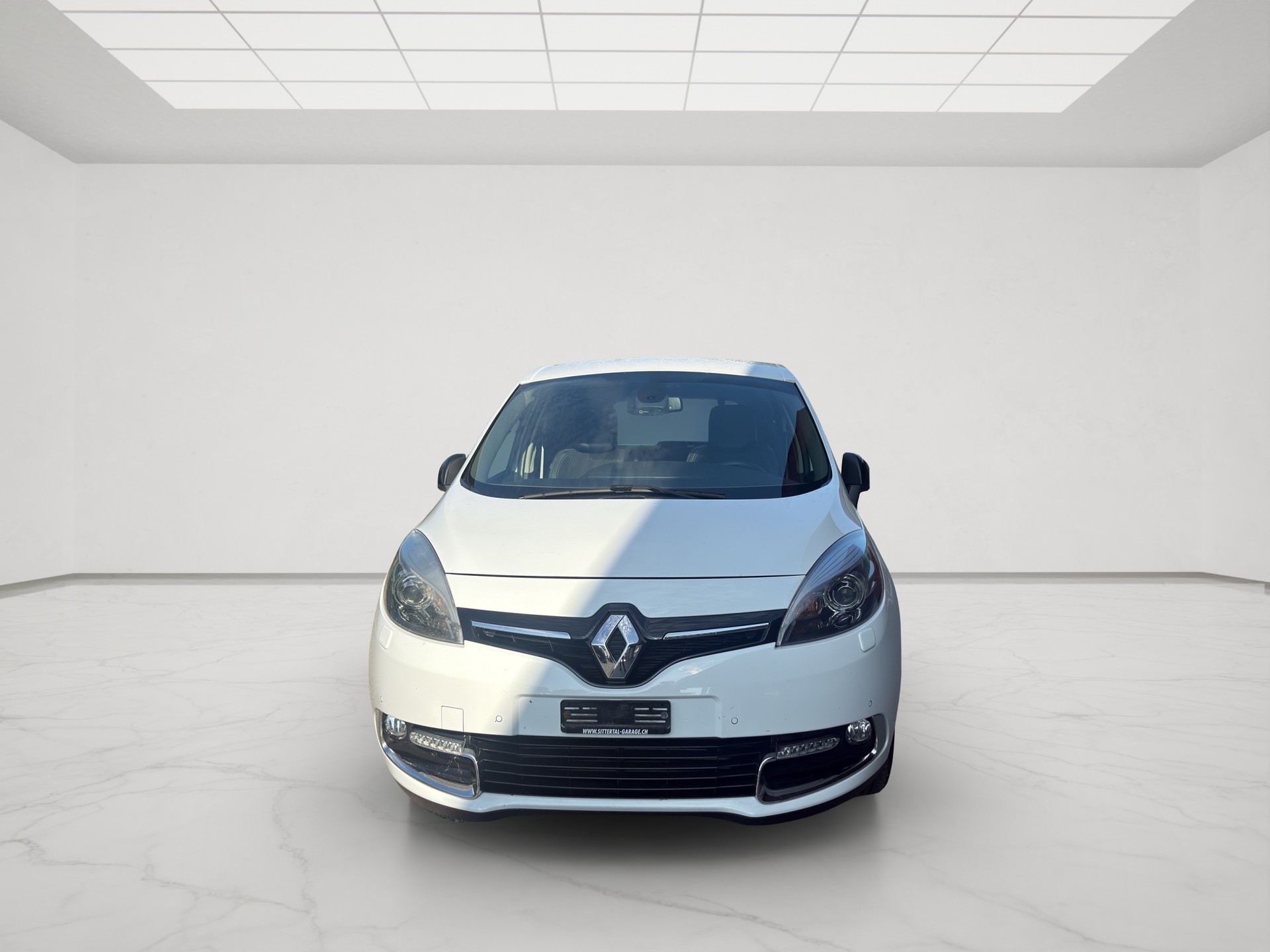 RENAULT Scénic 1.5 dCi Bose EDC-showroom-element-1
