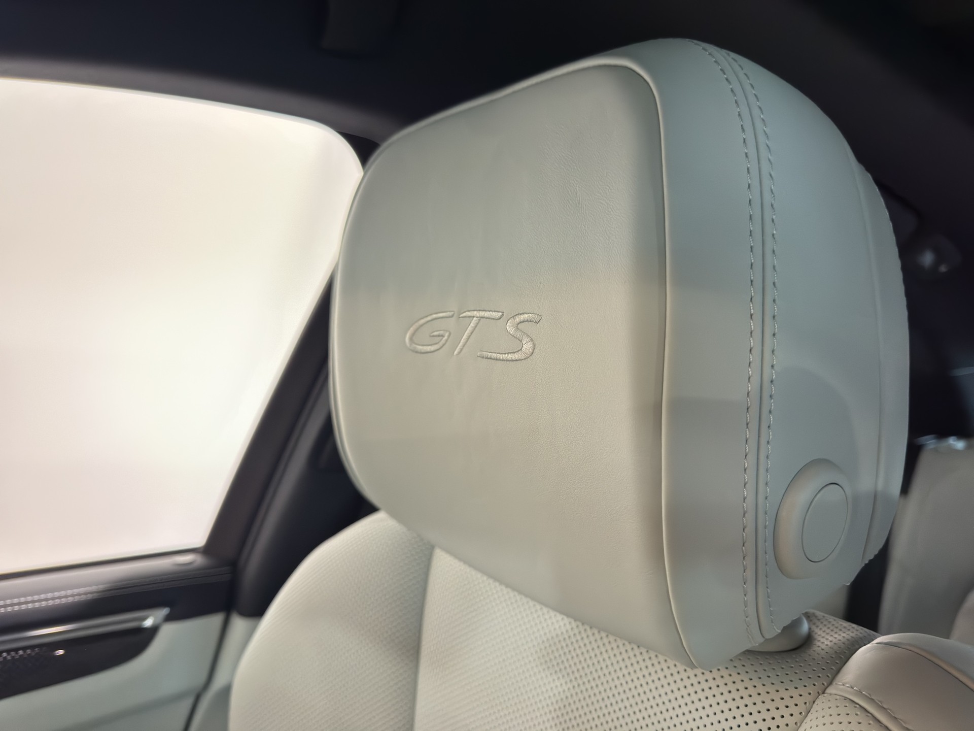 PORSCHE Macan GTS PDK-image-21