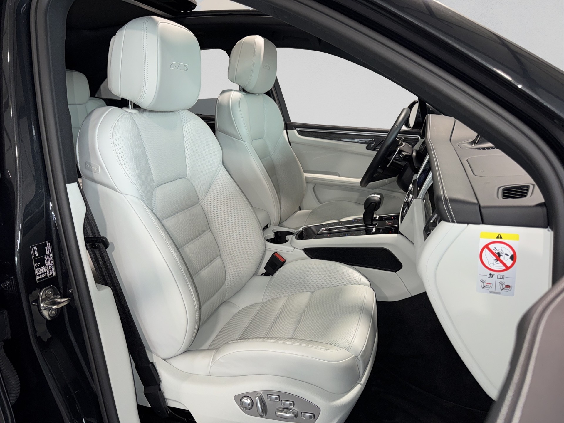 PORSCHE Macan GTS PDK-image-14