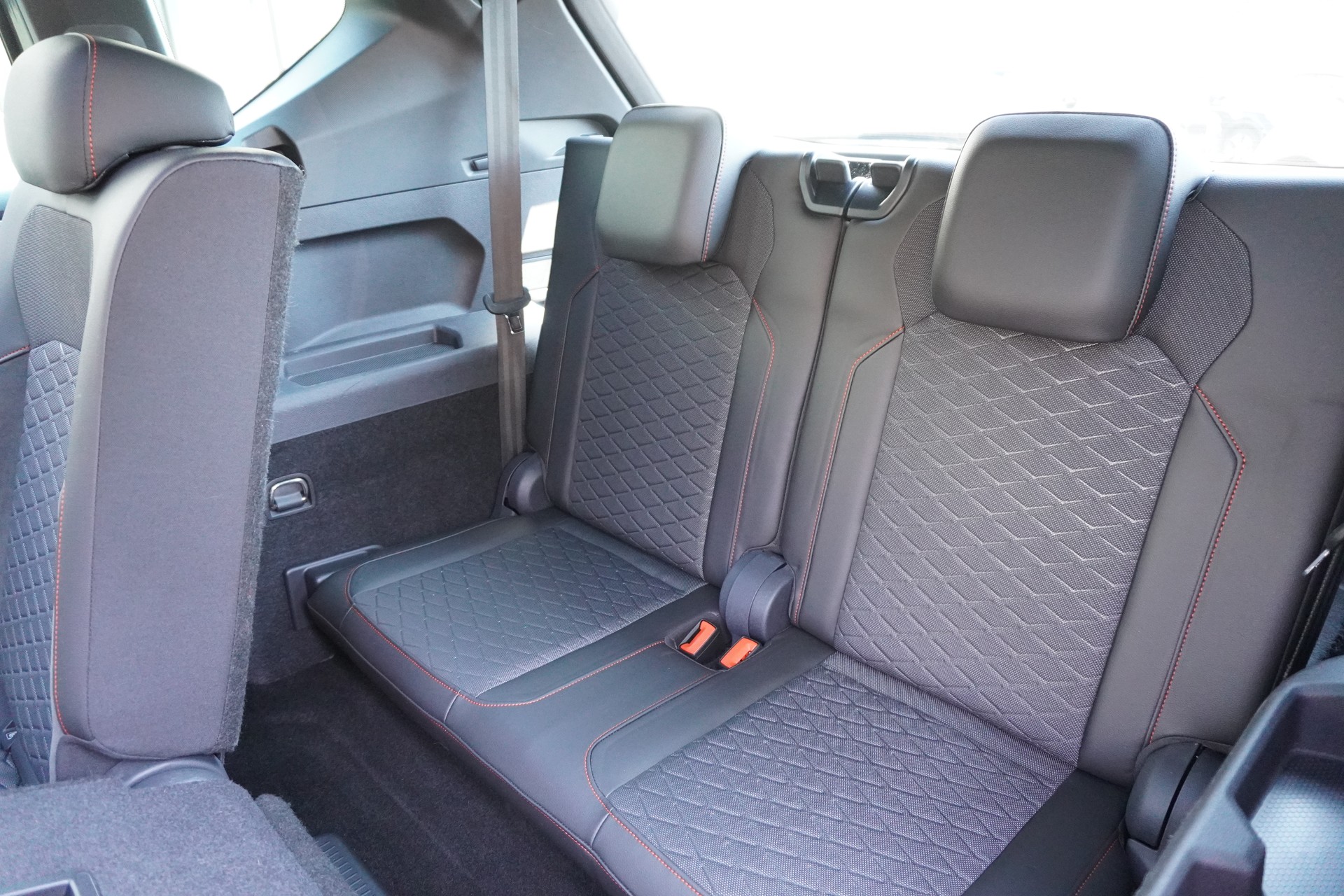 SEAT Tarraco 2.0TSI FR 4Drive DSG 7-PLÄTZER!!!-image-16