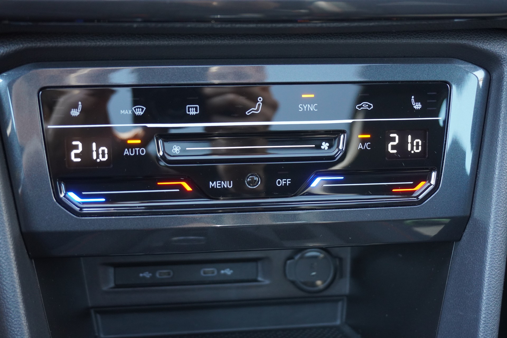 SEAT Tarraco 2.0TSI FR 4Drive DSG 7-PLÄTZER!!!-image-23