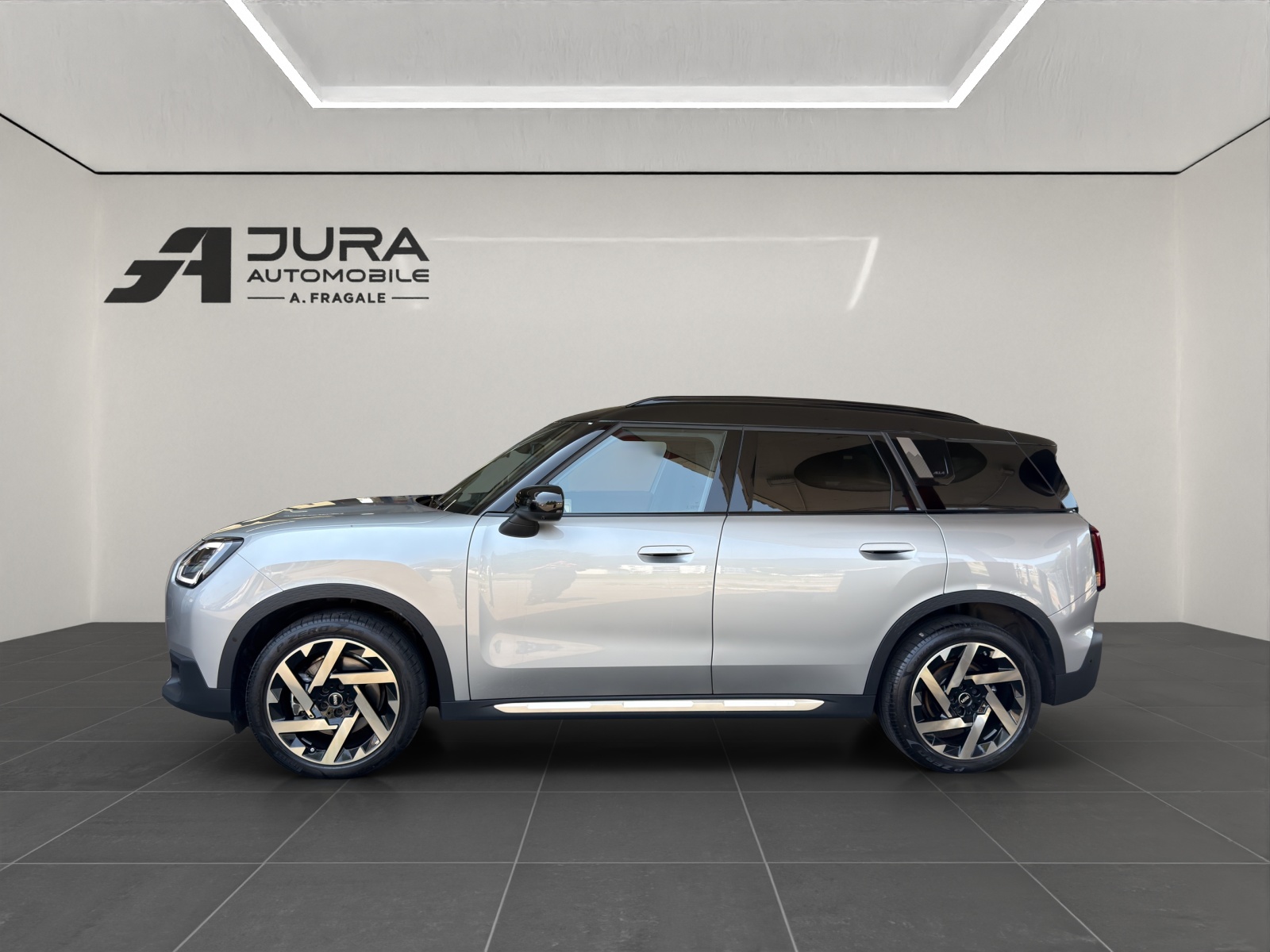 MINI Countryman U25 2.0i S ALL4-image-3