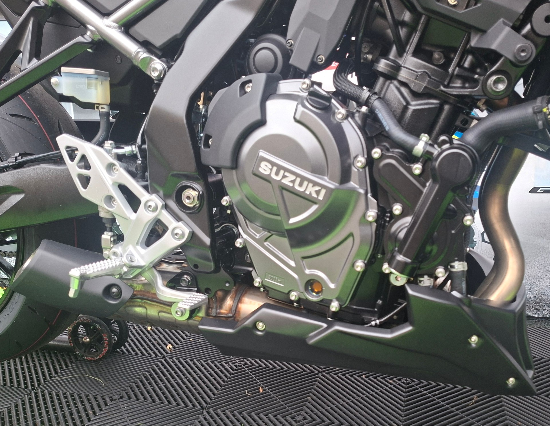 SUZUKI GSX 8 S (35kW)-image-11