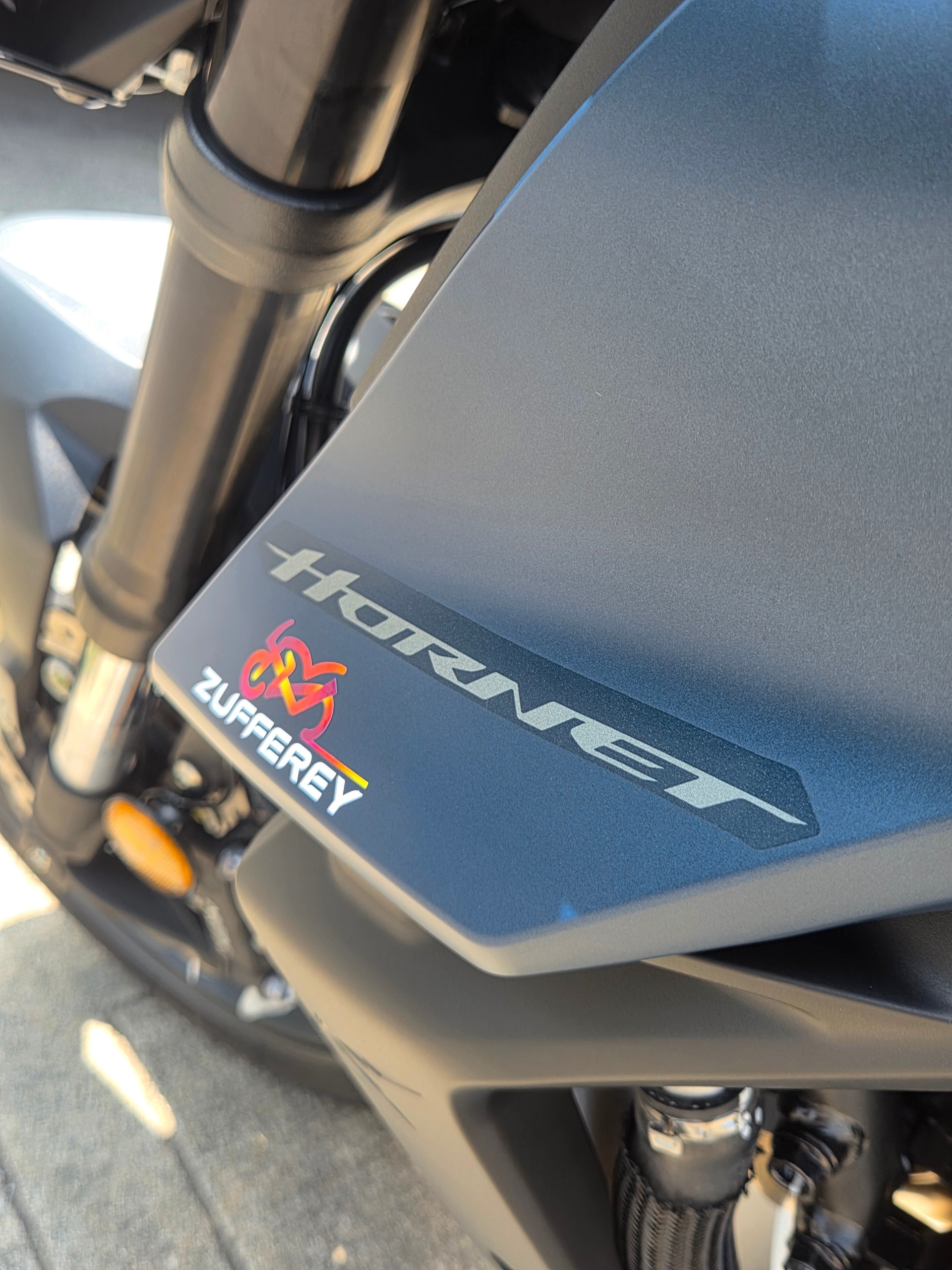 HONDA CB 750 Hornet E-Clutch-image-3