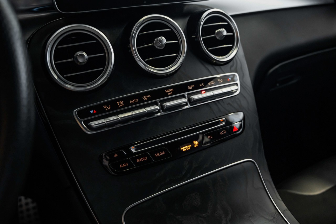 MERCEDES-BENZ GLC 43 AMG 4Matic 9G-Tronic-image-23