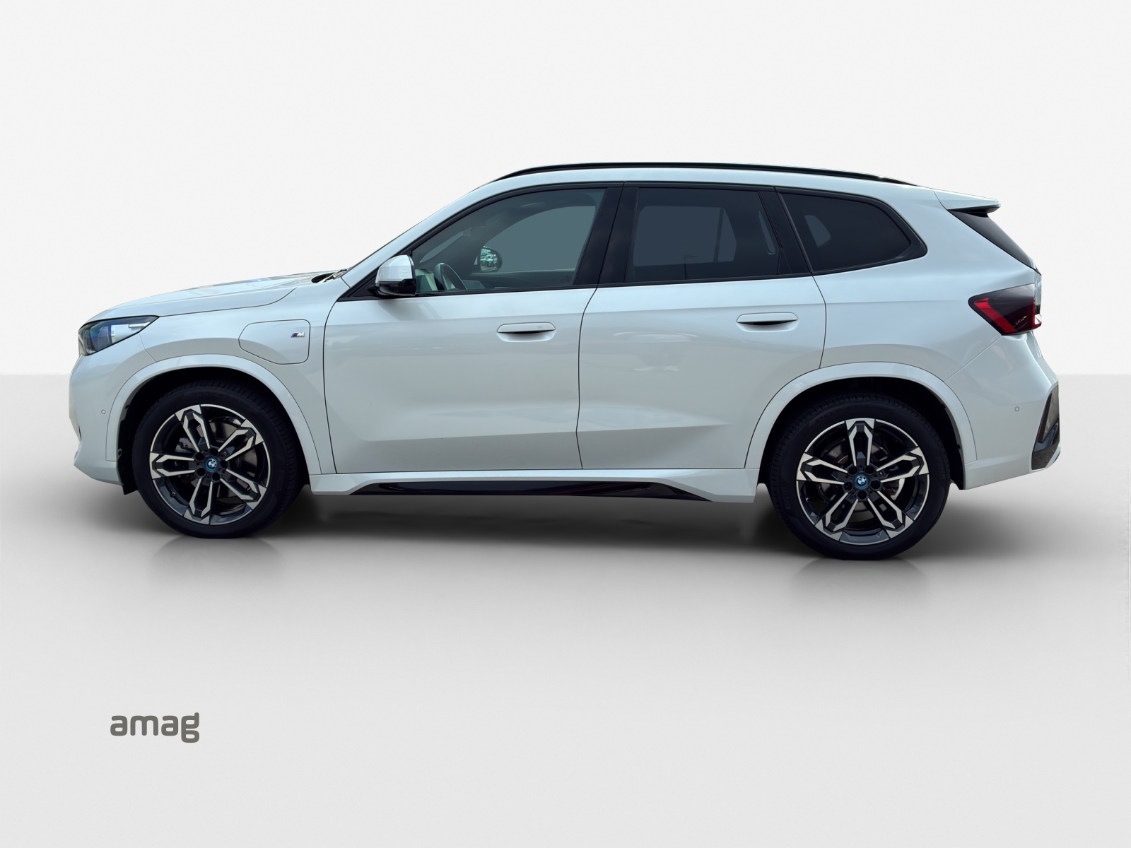 BMW X1 xDrive 30e M Sport-showroom-element-1
