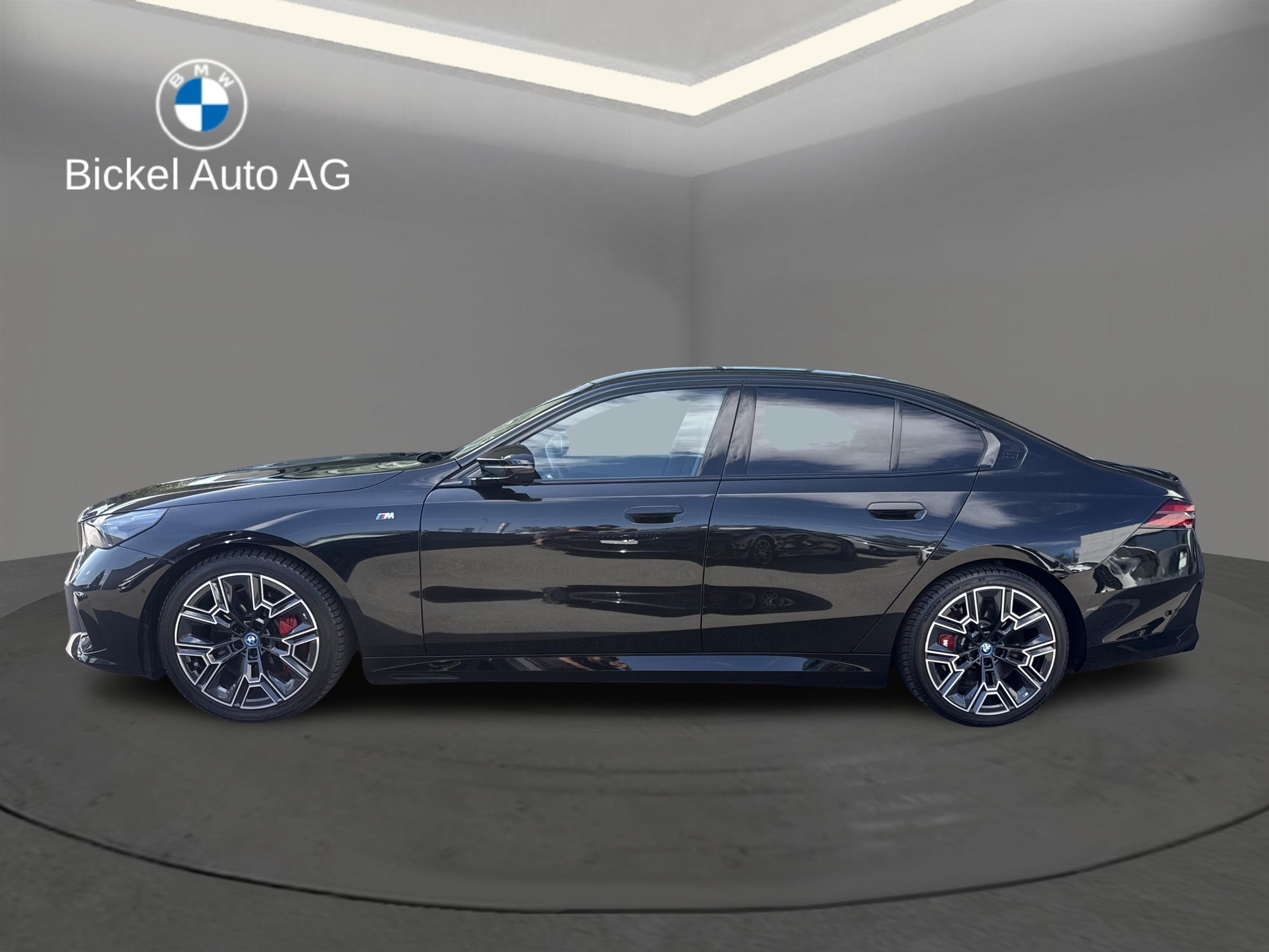 BMW i5 M60 xDrive M Sport Pro-showroom-element-3