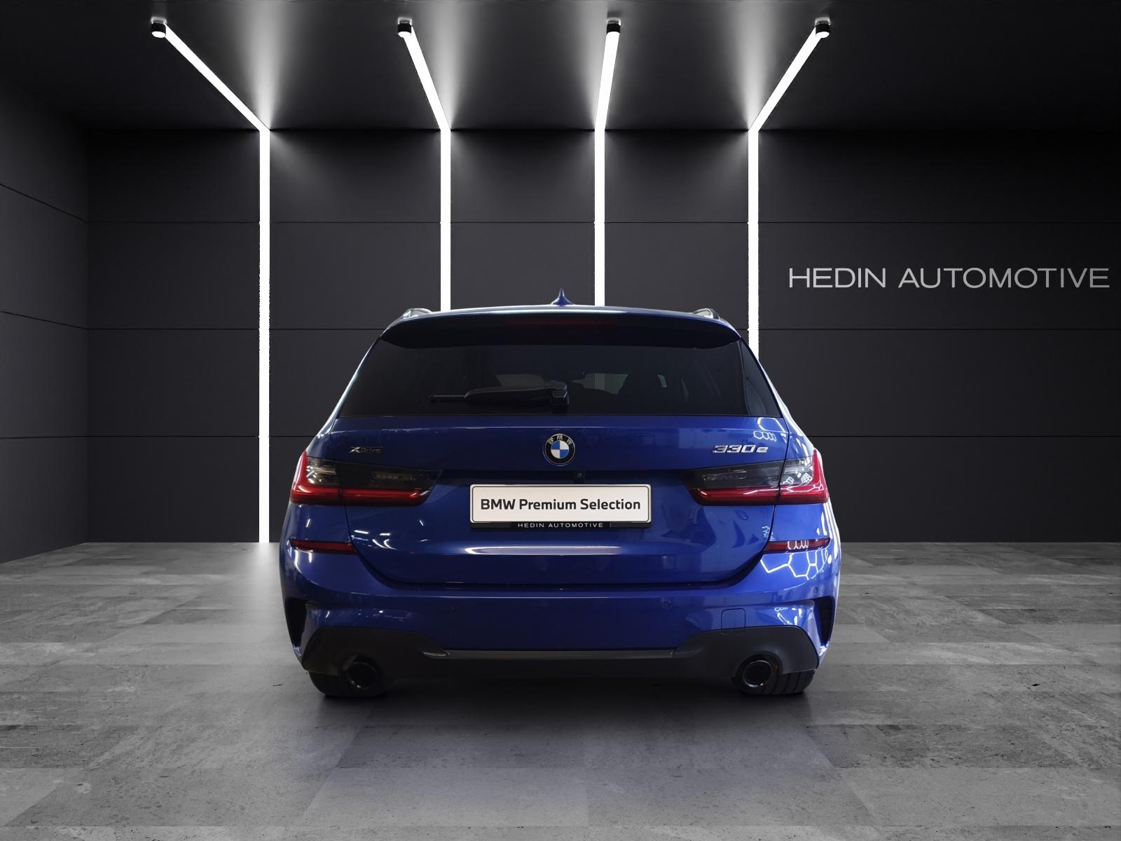 BMW 330e xDrive Touring-showroom-element-3