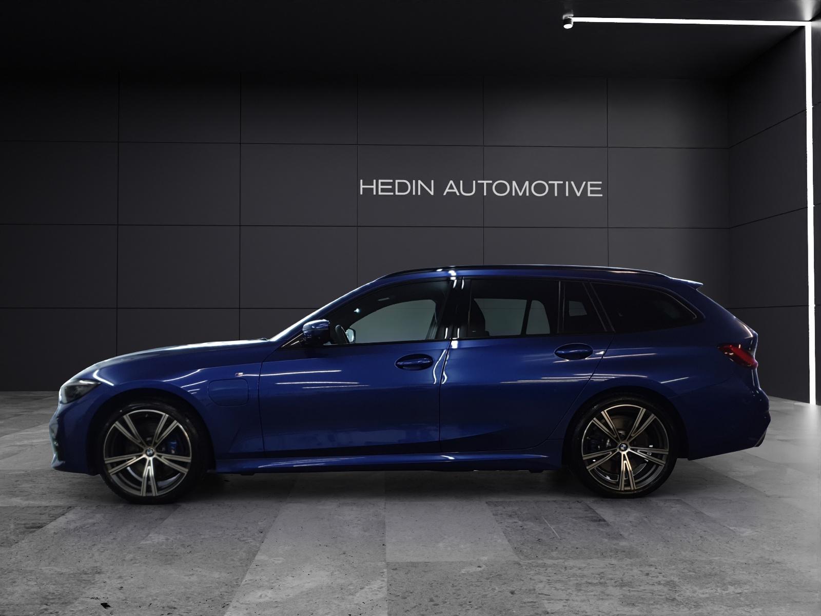 BMW 330e xDrive Touring-showroom-element-1