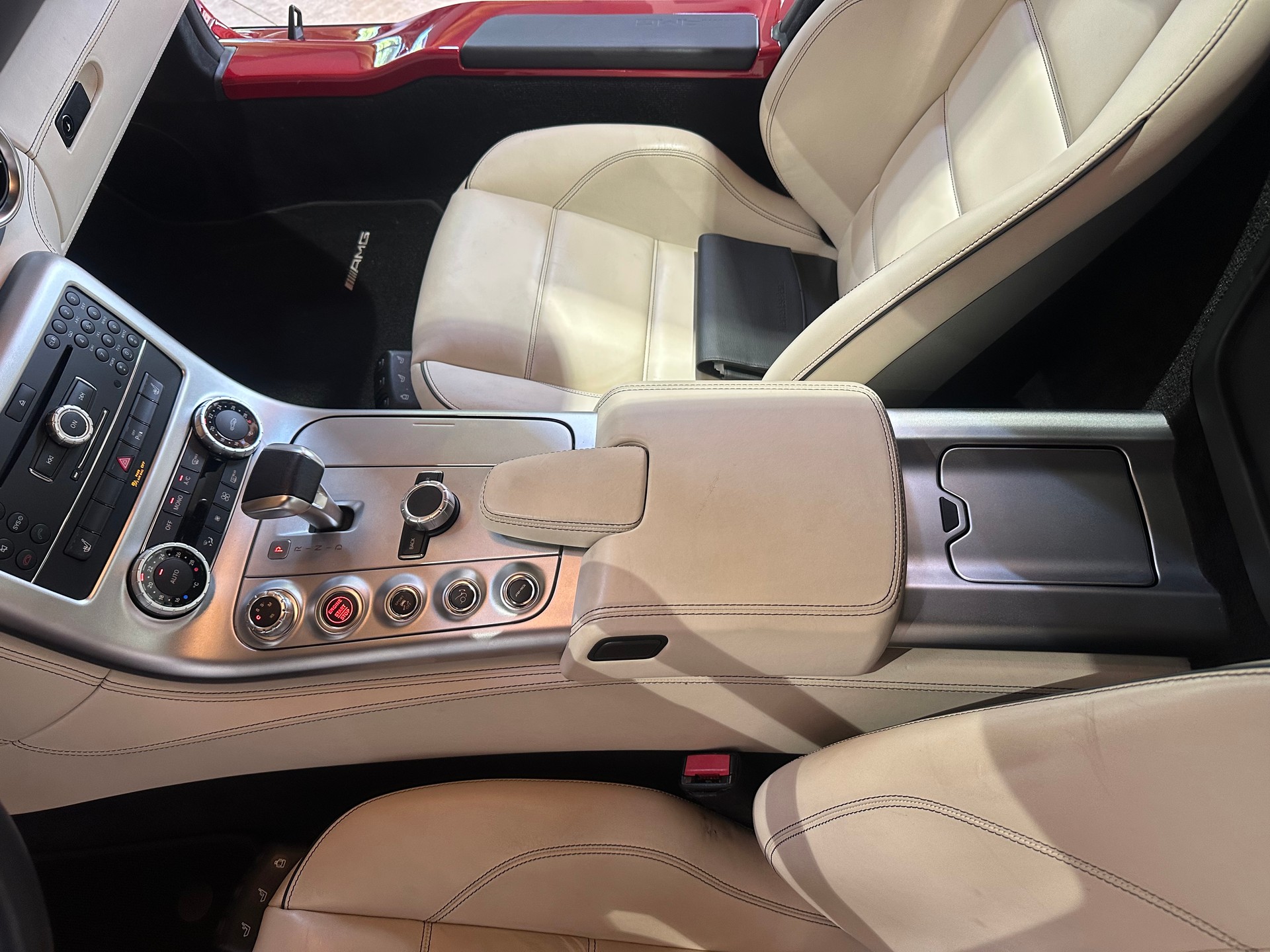 MERCEDES-BENZ SLS 63 AMG Speedshift / Originalzustand-image-23