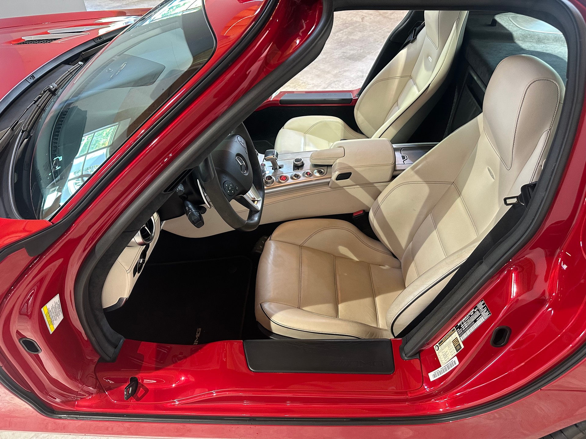 MERCEDES-BENZ SLS 63 AMG Speedshift / Originalzustand-image-18