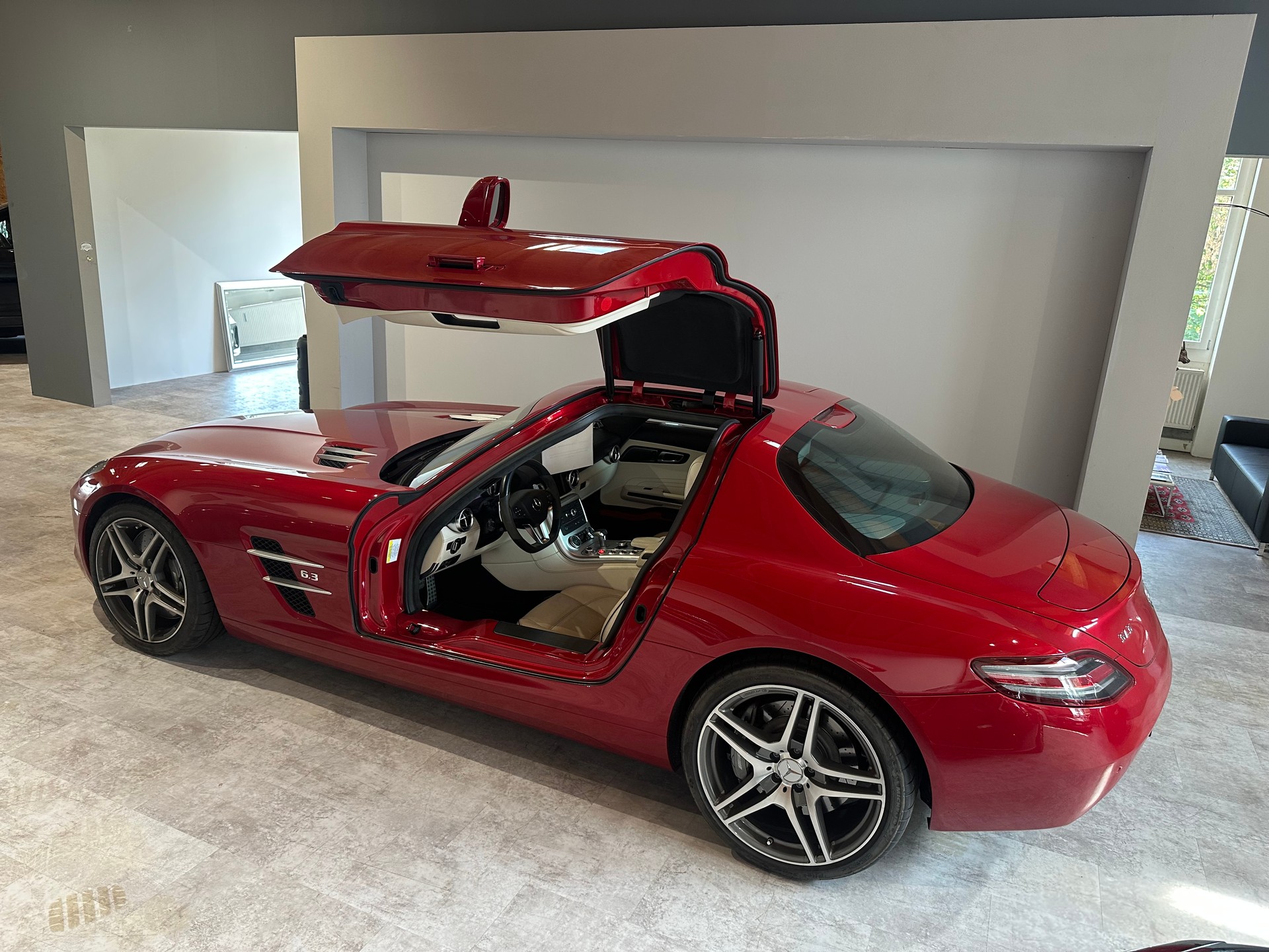 MERCEDES-BENZ SLS 63 AMG Speedshift / Originalzustand-image-6