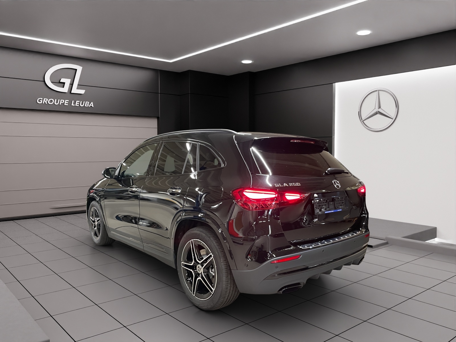MERCEDES-BENZ GLA 250 4Matic 8G-DCT Swiss Star-showroom-element-3