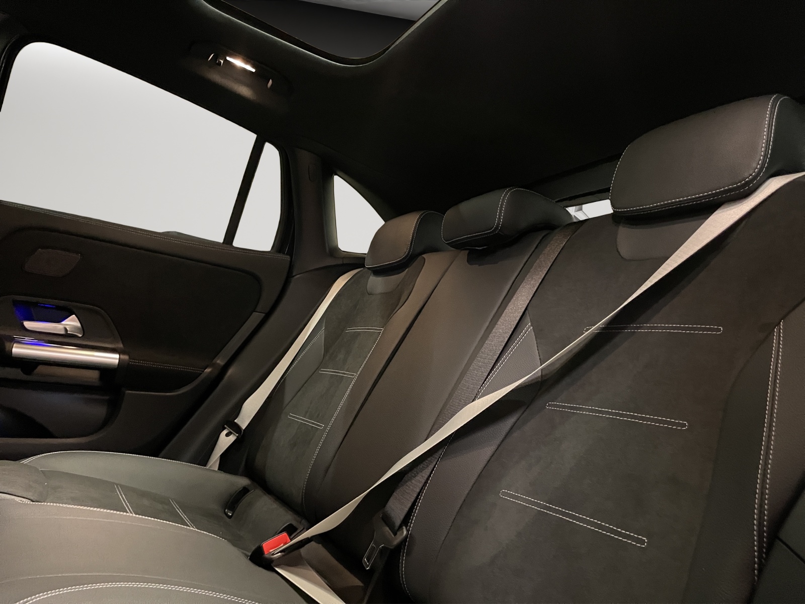 MERCEDES-BENZ GLA 250 4Matic 8G-DCT Swiss Star-image-10