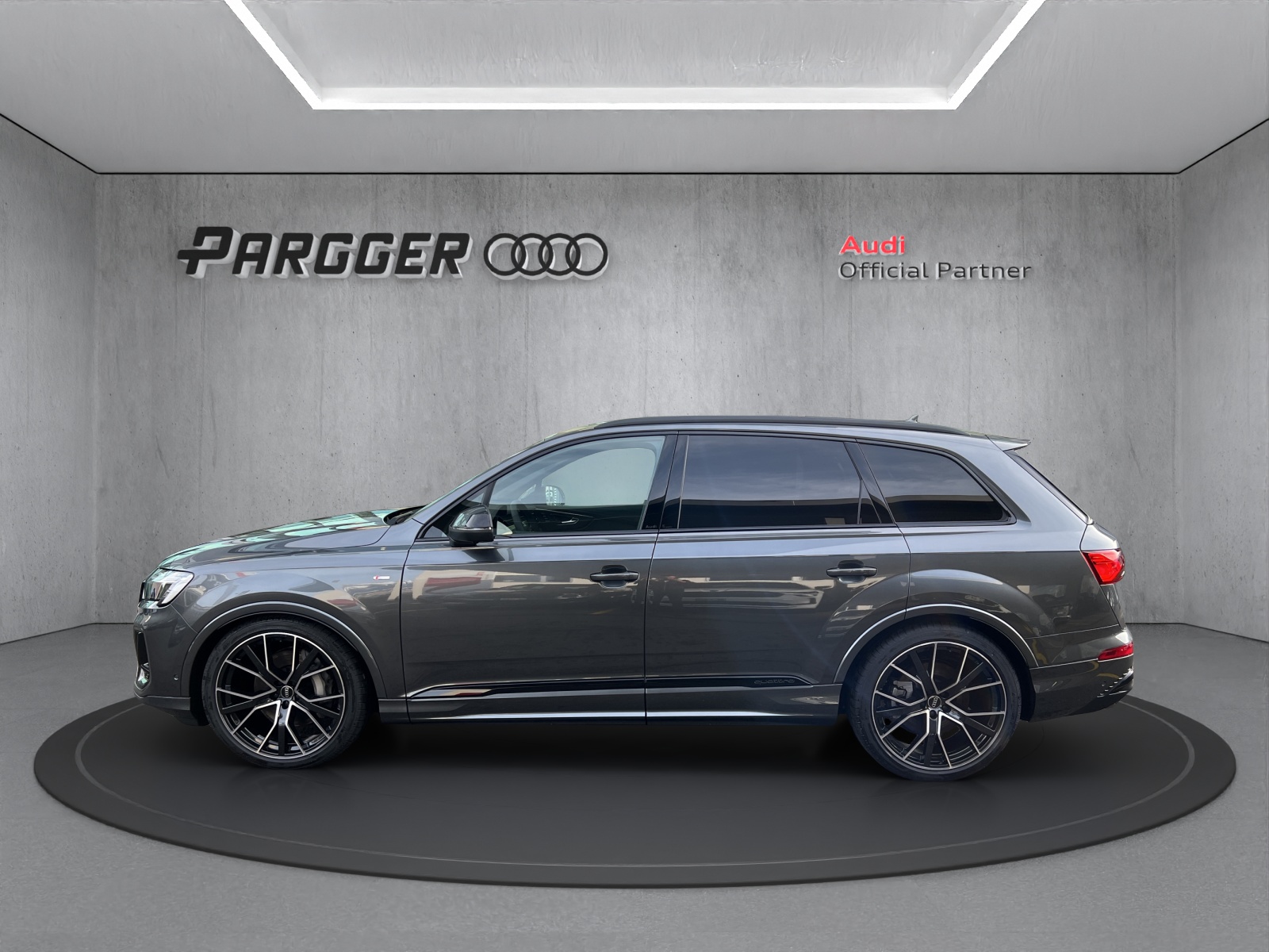 AUDI Q7-showroom-element-2
