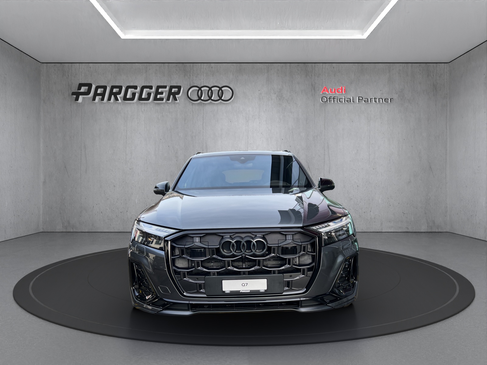AUDI Q7-showroom-element-1