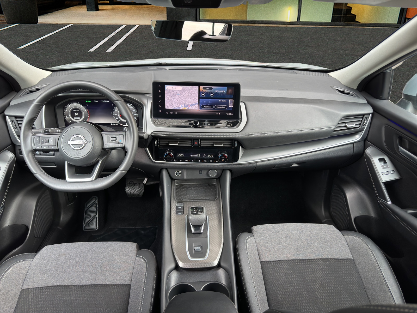 NISSAN Qashqai 1.3 DIG-T 158 N-Connecta-image-13