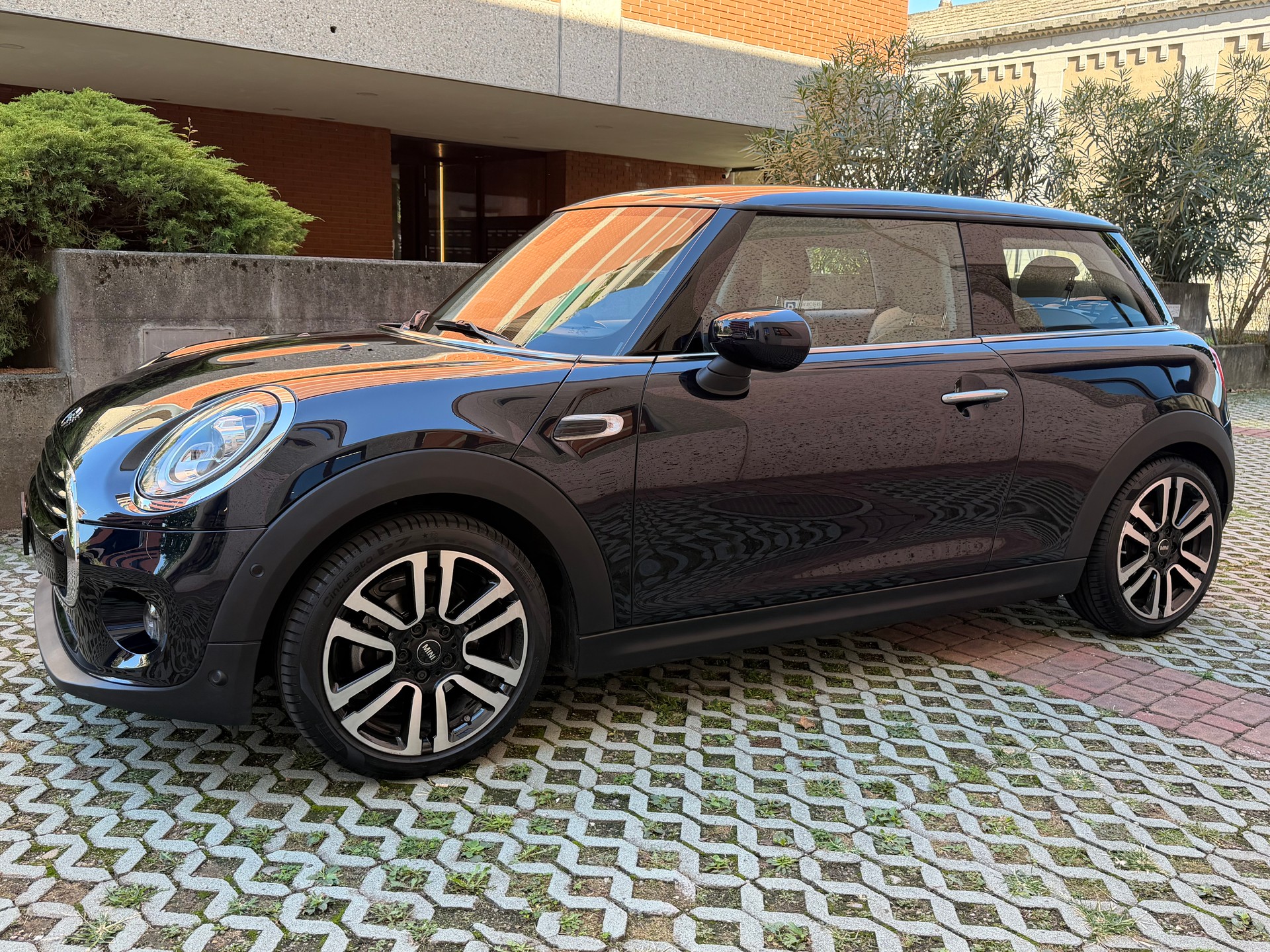 MINI Cooper Steptronic DKG-image-1