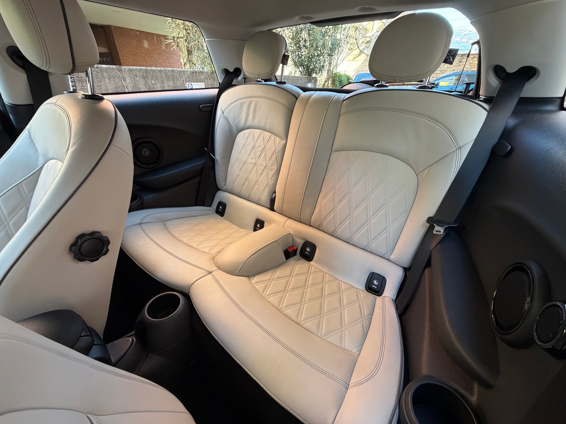 MINI Cooper Steptronic DKG-image-11