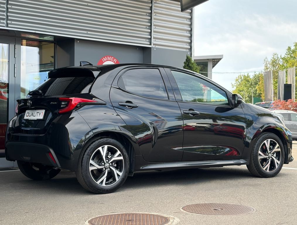 TOYOTA Yaris 1.5 Comfort-showroom-element-2