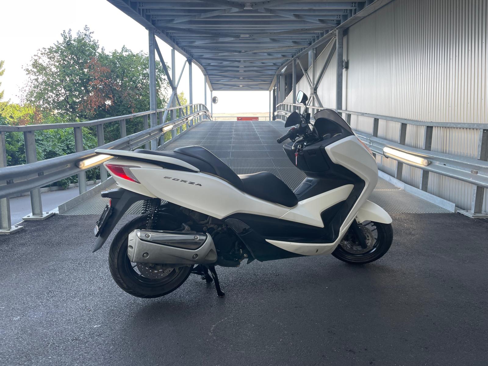 HONDA NSS 300 A ABS-showroom-element-3