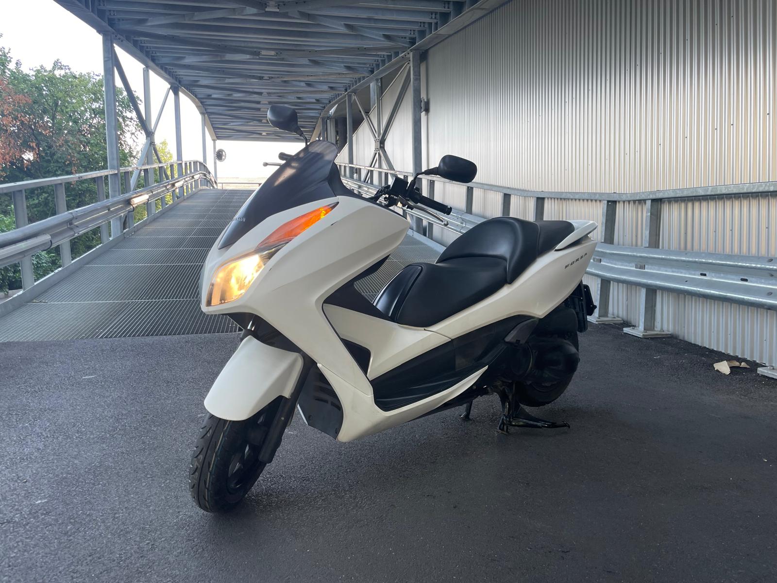 HONDA NSS 300 A ABS-showroom-element-1