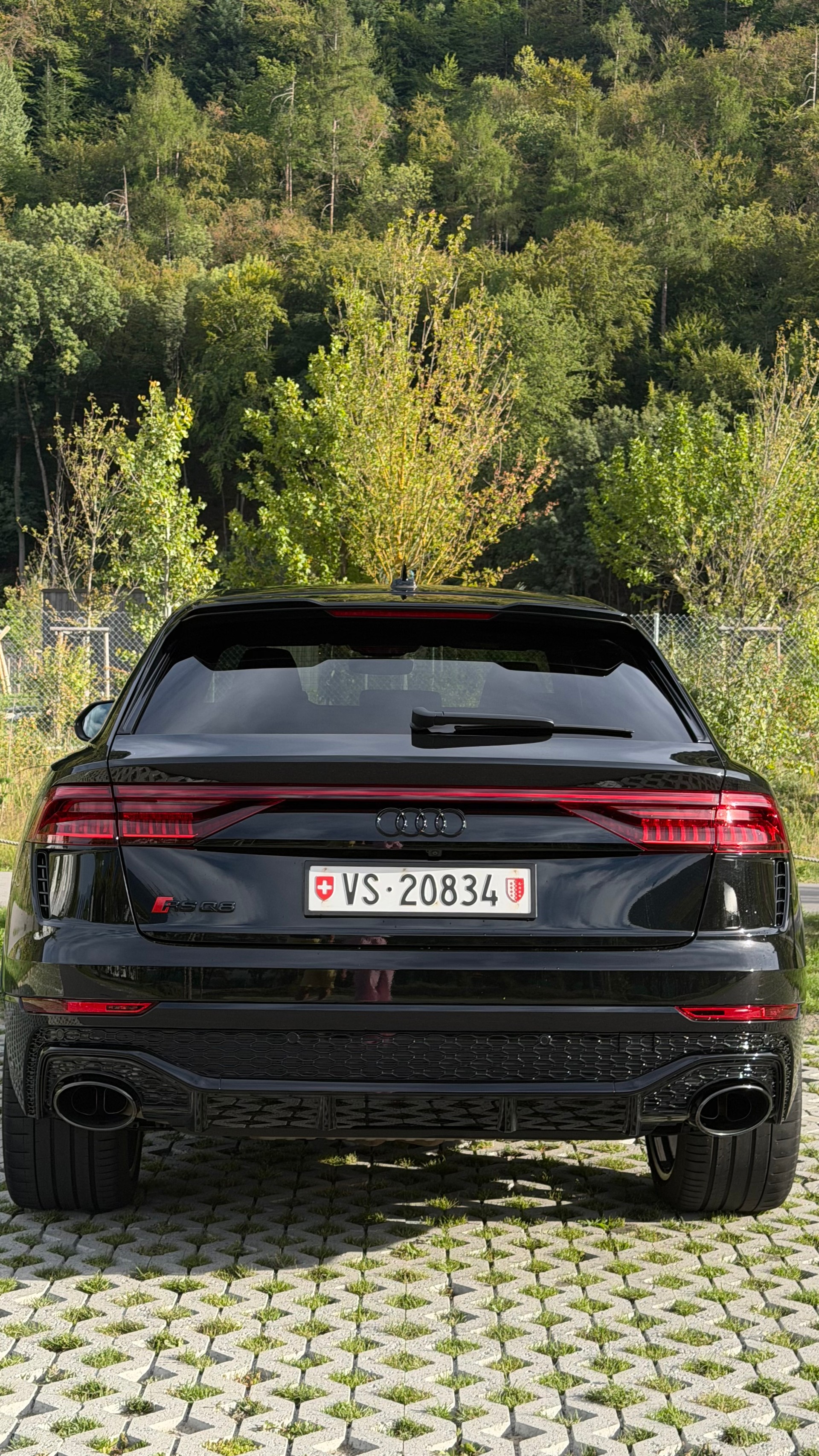 AUDI 4.0 V8 TFSI quattro T-Tronic
