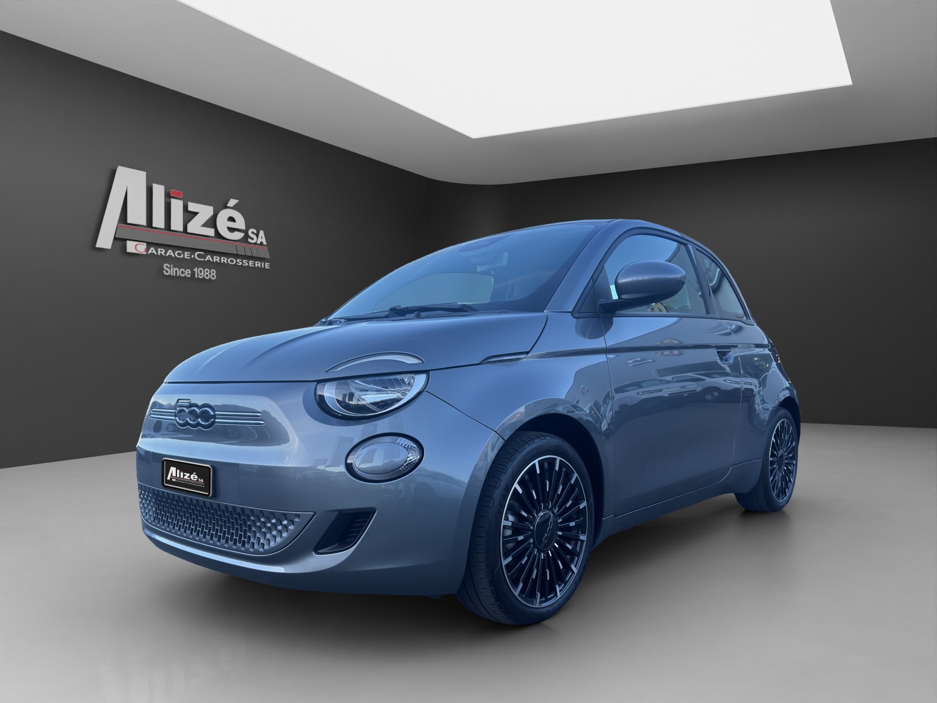 FIAT 500 electric 87 kW Icon-showroom-element-2