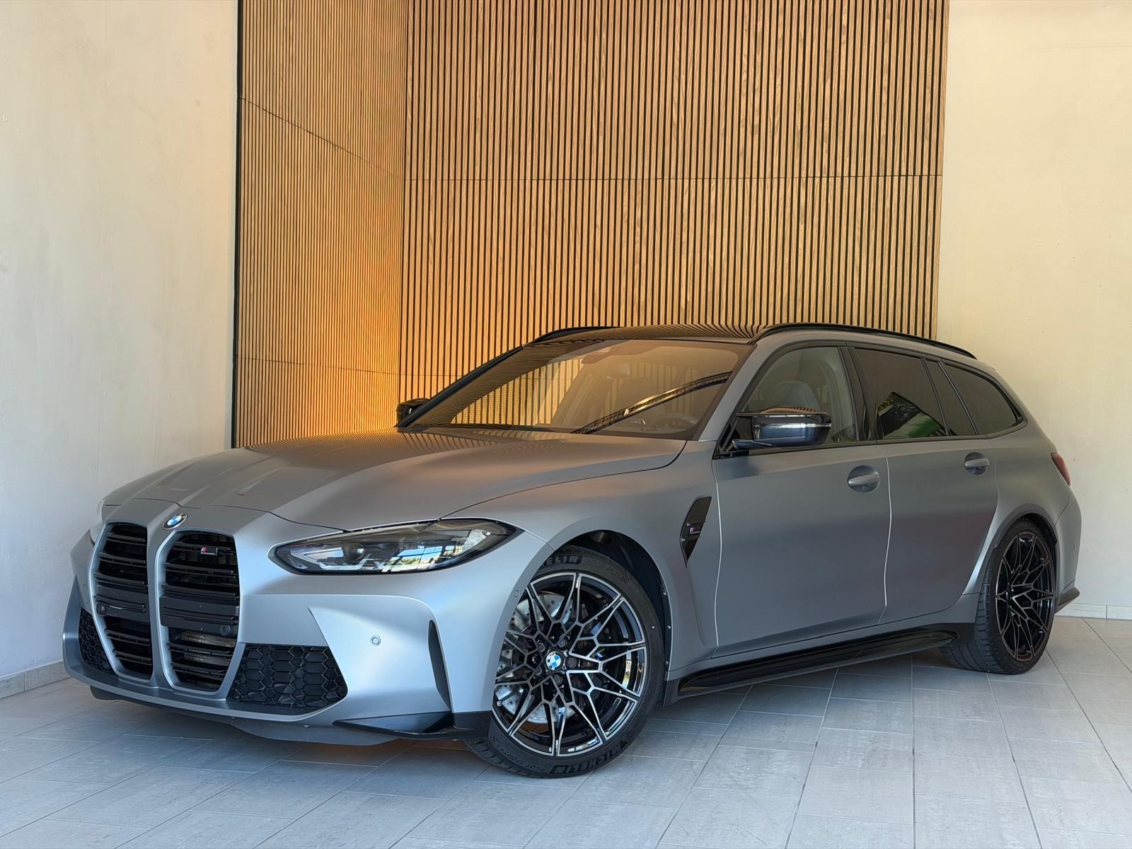 BMW M3 Touring Competition M xDrive INDIVIDUAL FROZEN PURE GREY
