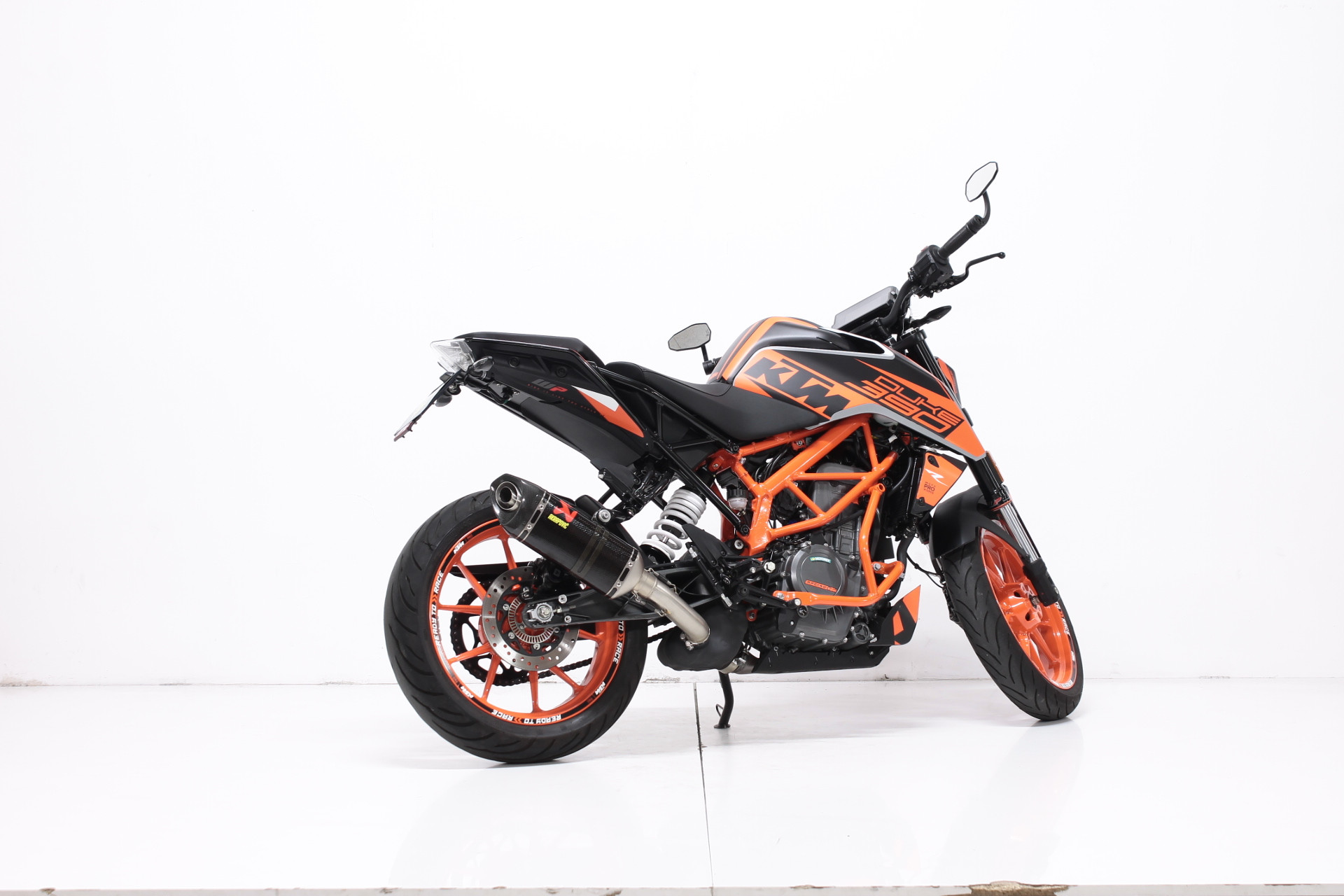 KTM 390 Duke-image-2