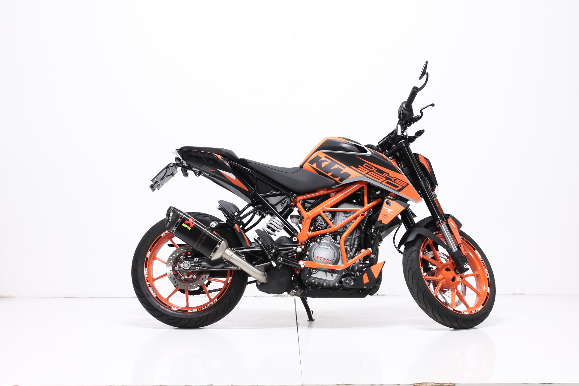 KTM 390 Duke-image-1