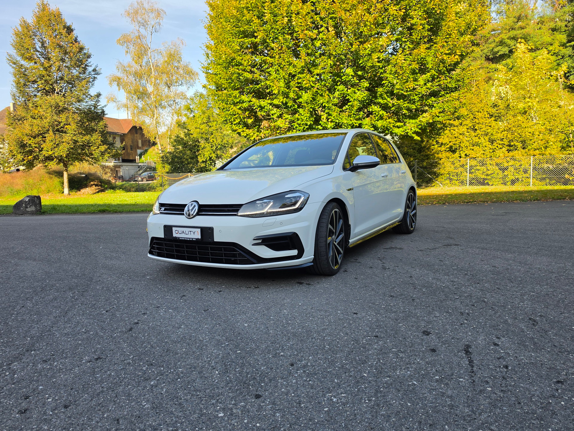 VW Golf 2.0 TSI R 4Motion DSG-showroom-element-3